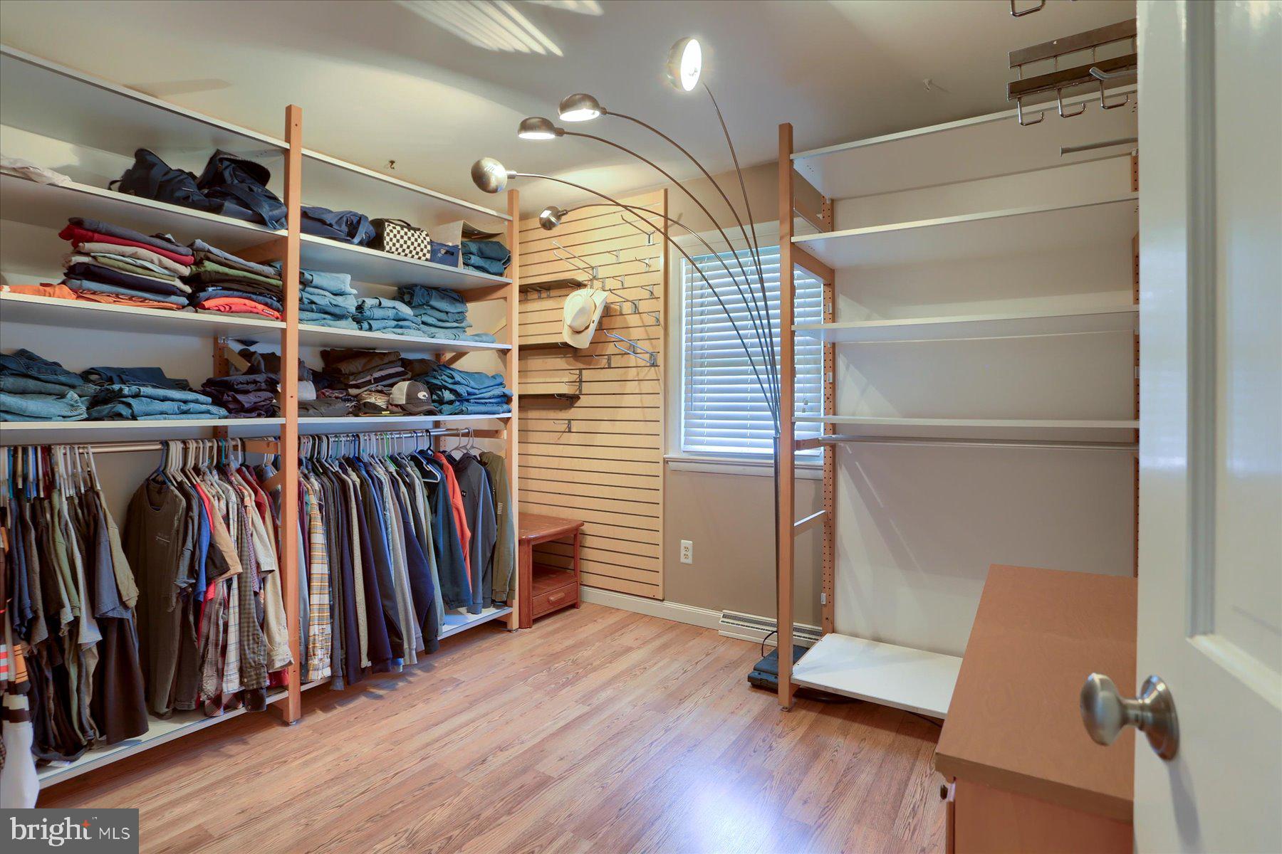 SKYLINE VIEW - Residential