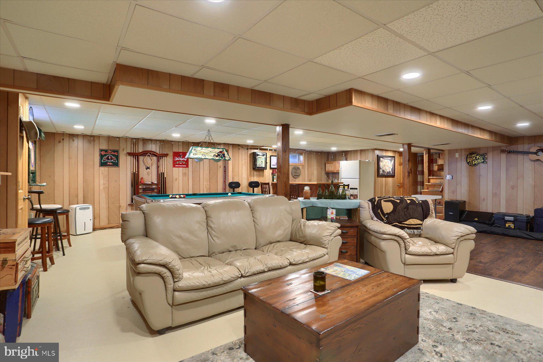 SKYLINE VIEW - Residential