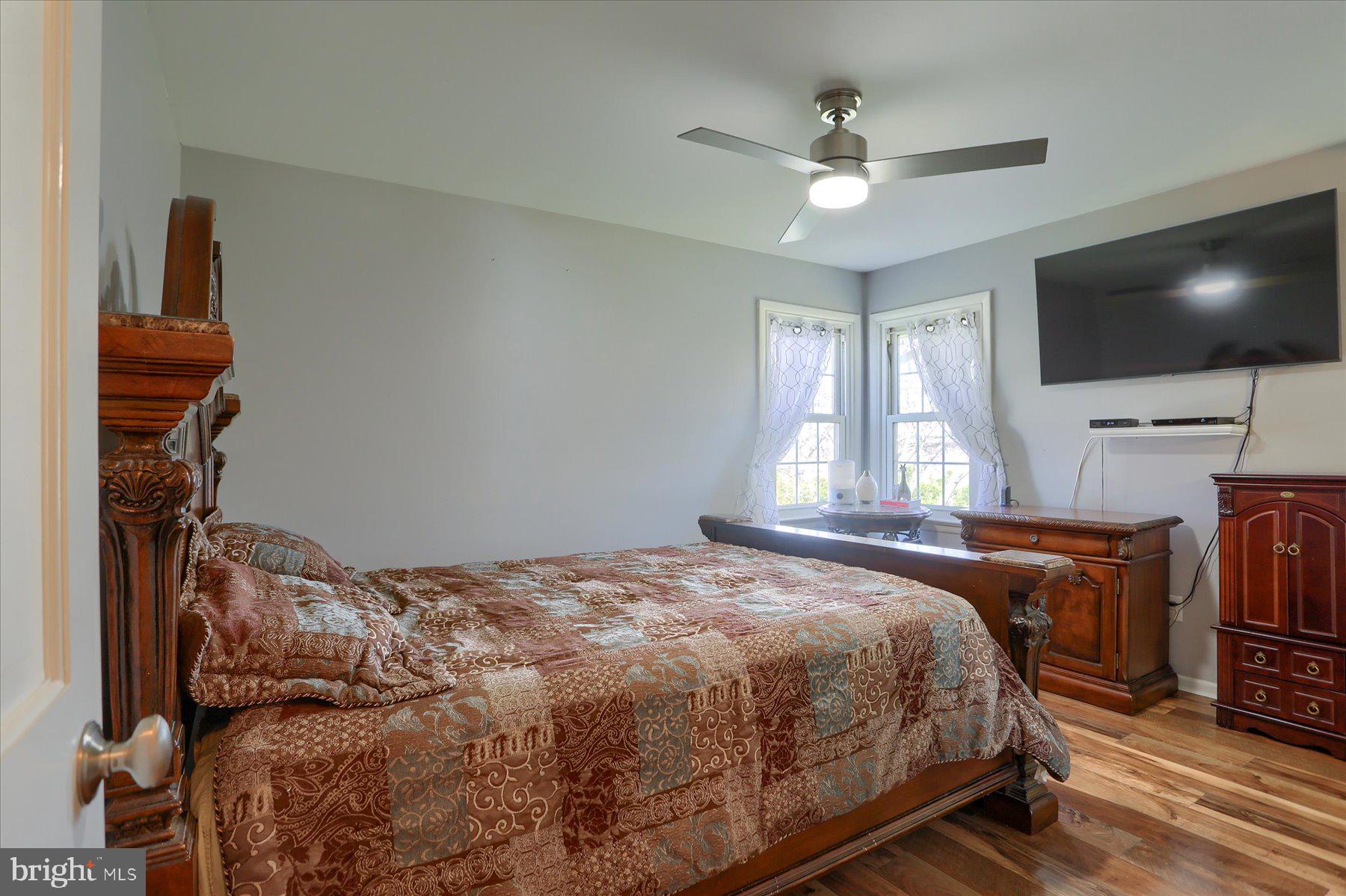 SKYLINE VIEW - Residential