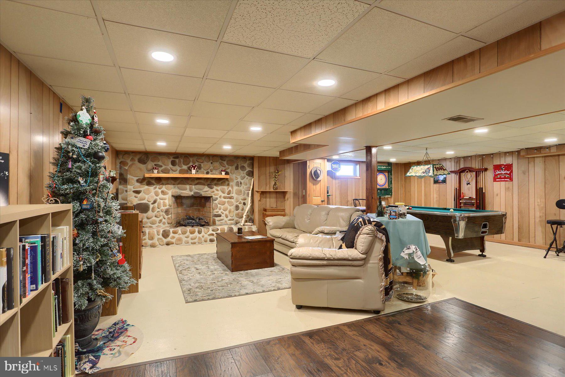 SKYLINE VIEW - Residential