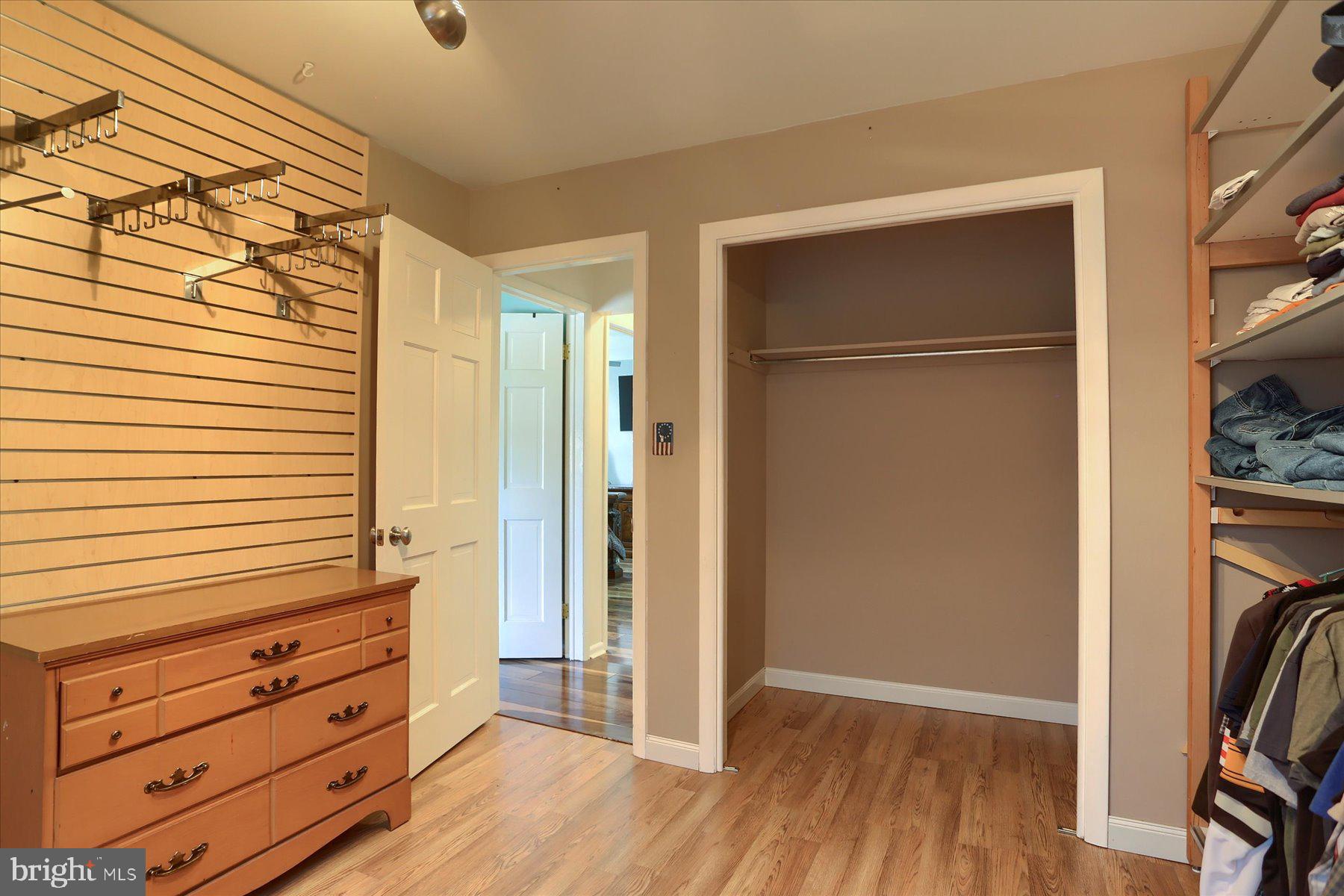 SKYLINE VIEW - Residential