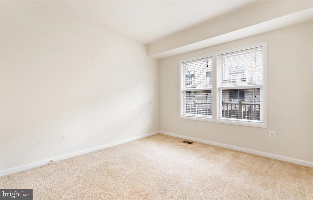 ONE LOUDOUN - Residential Lease