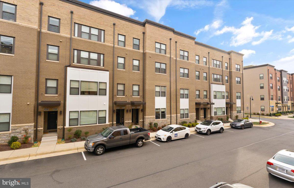 ONE LOUDOUN - Residential Lease