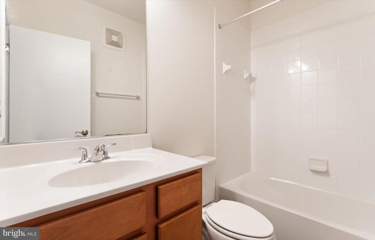 ONE LOUDOUN - Residential Lease