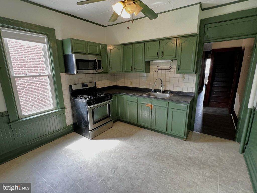 Photo of 526 Park Avenue, Lancaster, PA 17602 (MLS # PALA2056950)