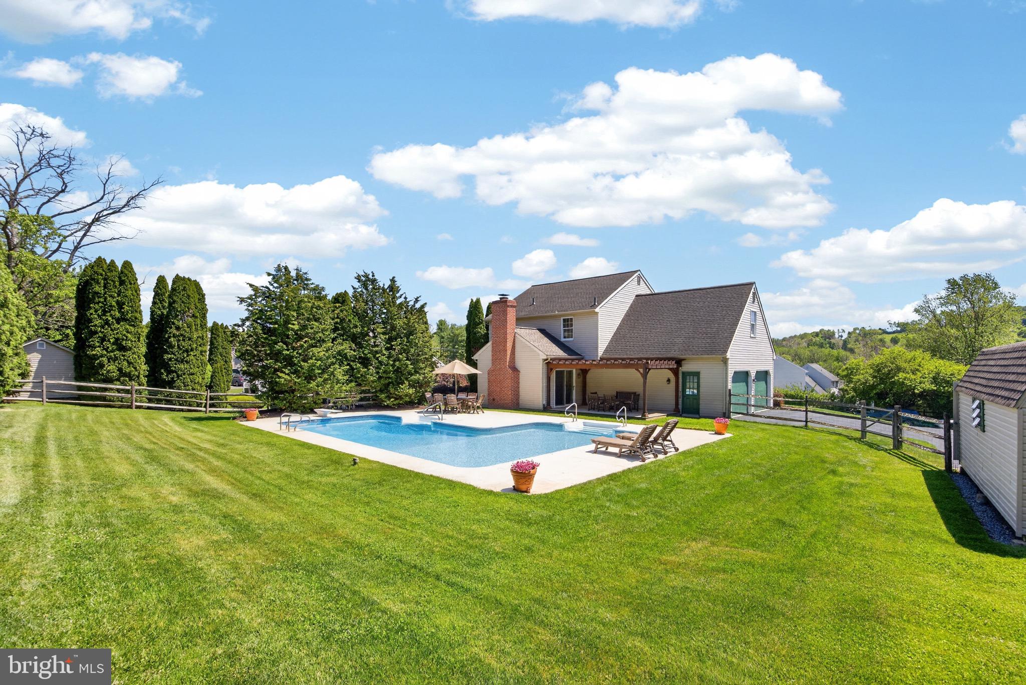 PENNINGTONVILLE MEADOWS - Residential