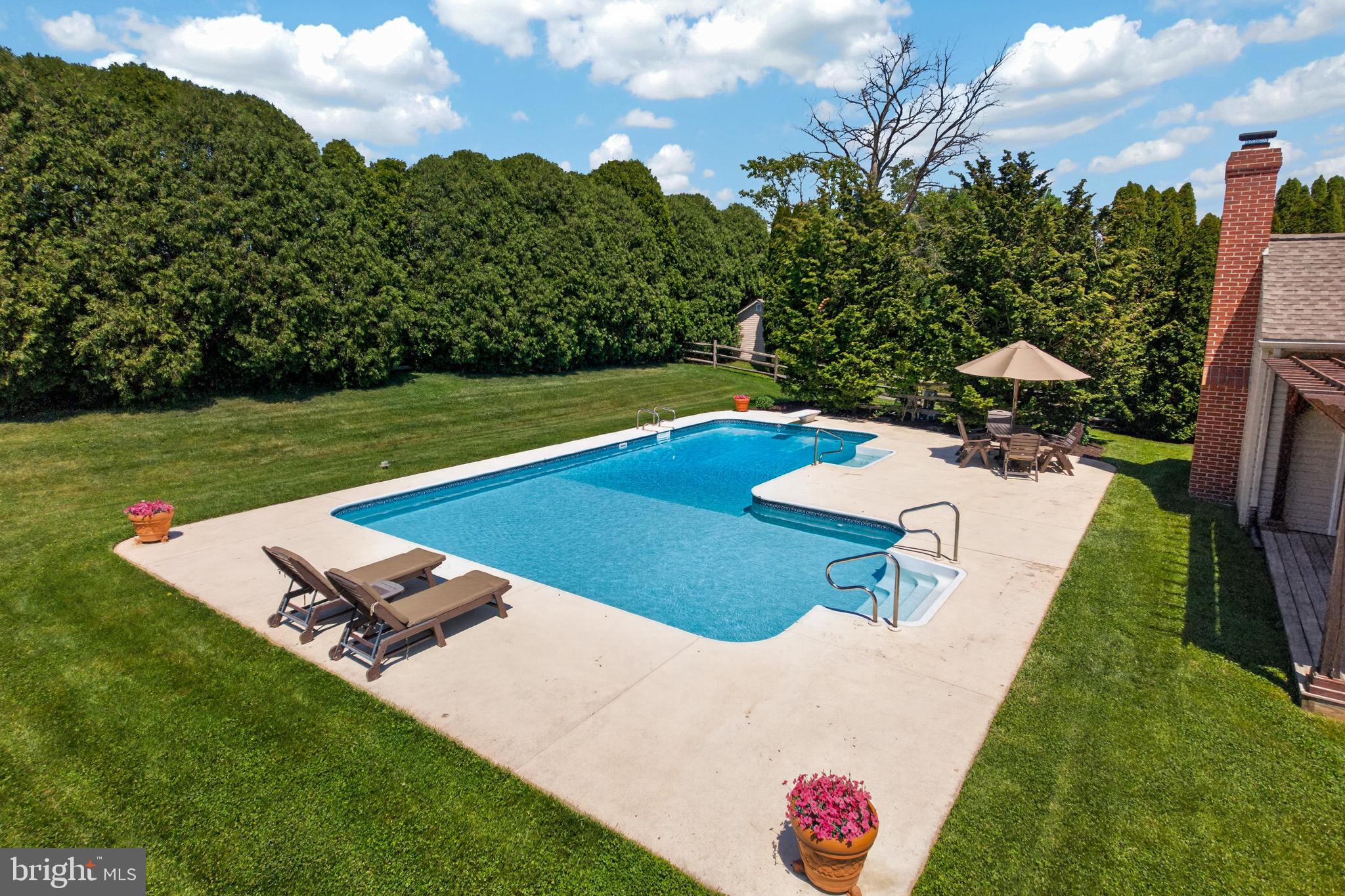 PENNINGTONVILLE MEADOWS - Residential