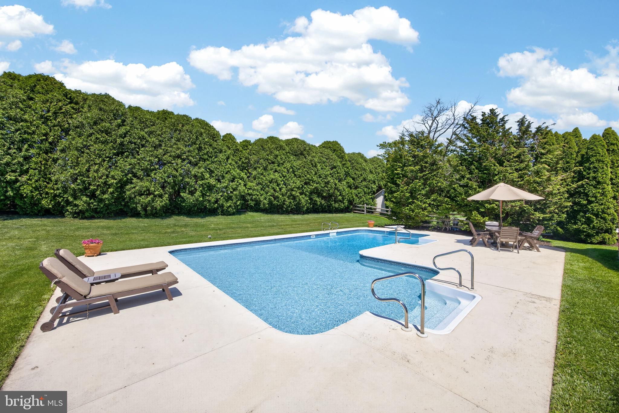 PENNINGTONVILLE MEADOWS - Residential