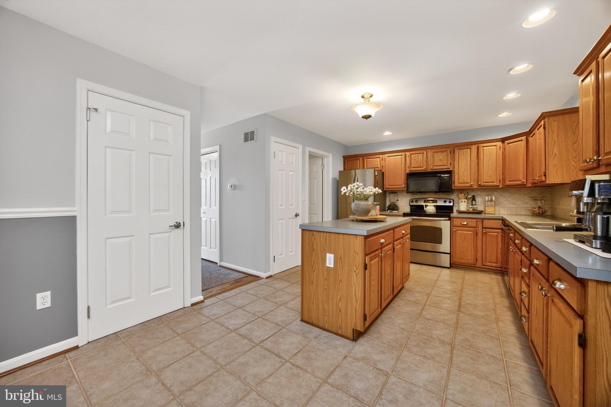 PENNINGTONVILLE MEADOWS - Residential