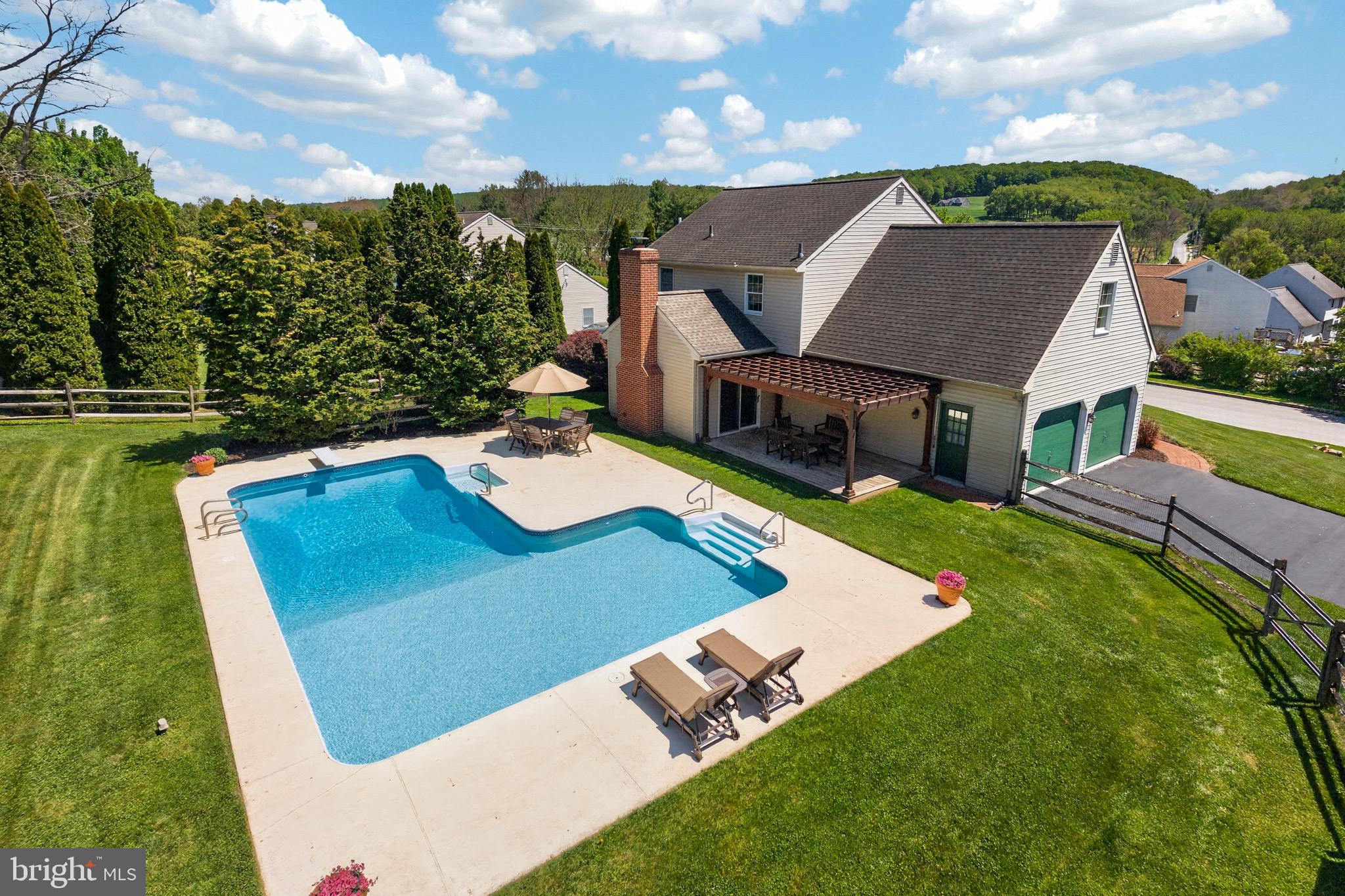 PENNINGTONVILLE MEADOWS - Residential