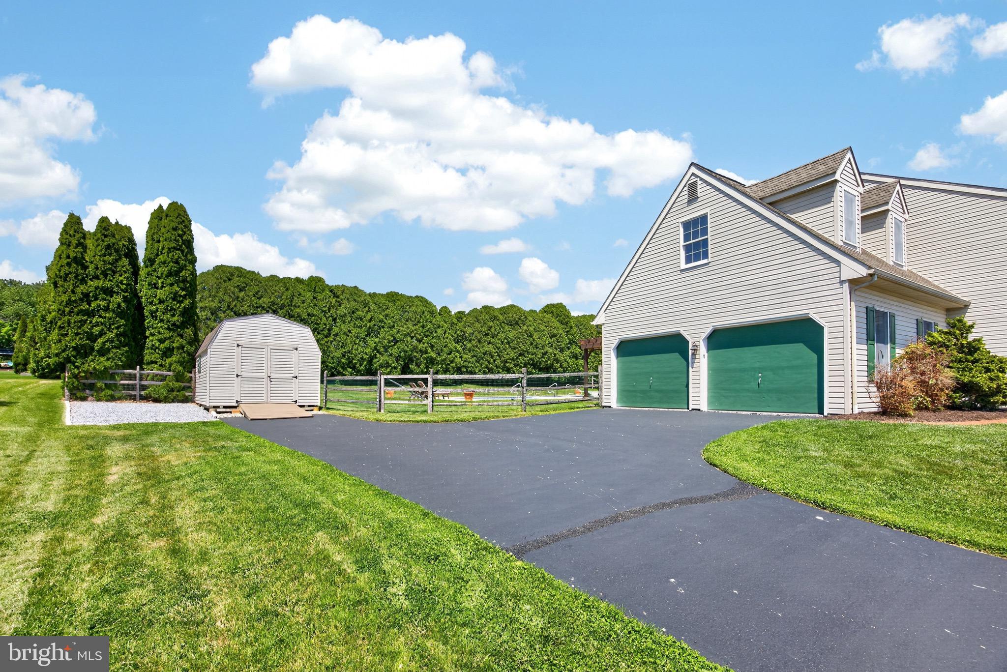 PENNINGTONVILLE MEADOWS - Residential