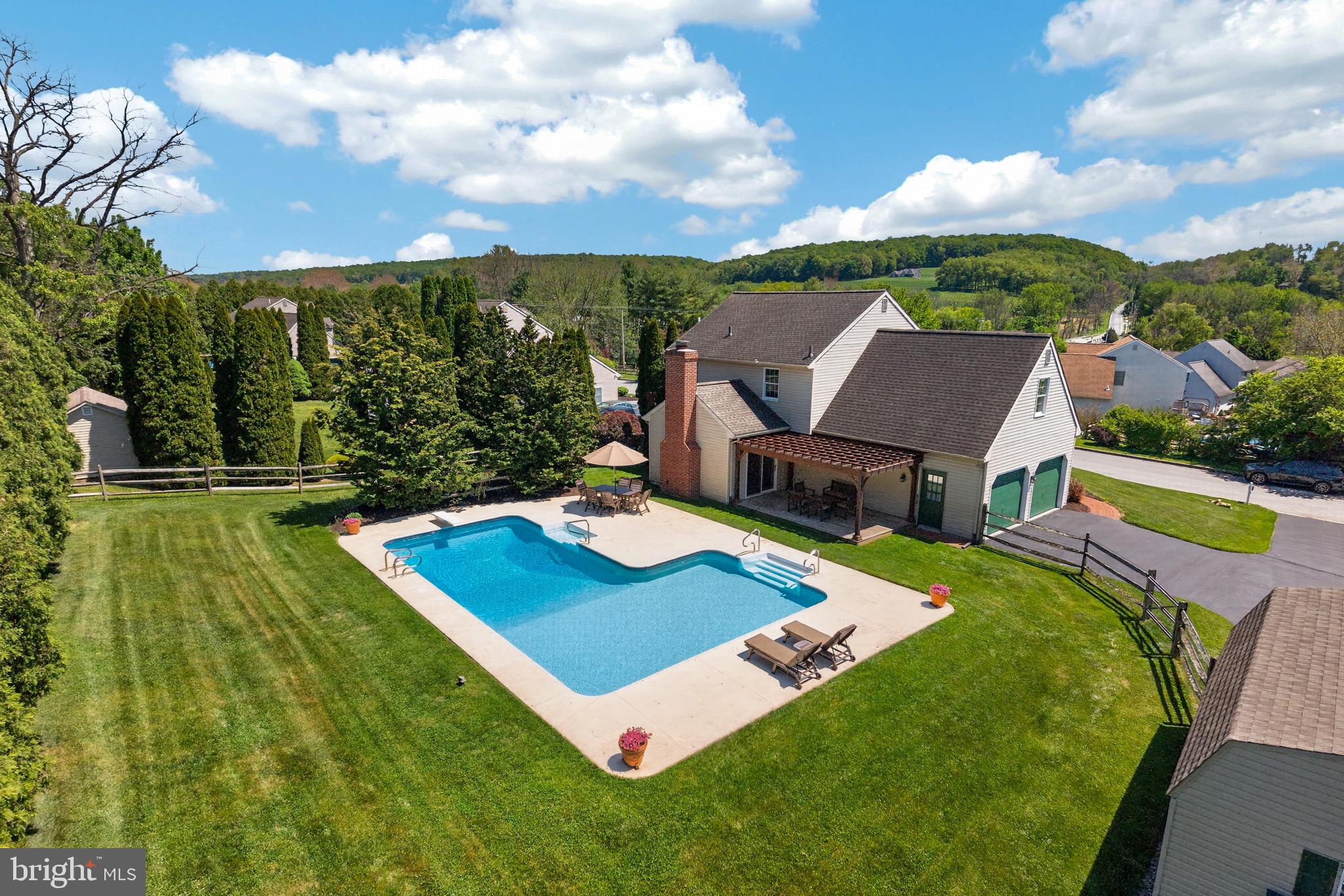 PENNINGTONVILLE MEADOWS - Residential