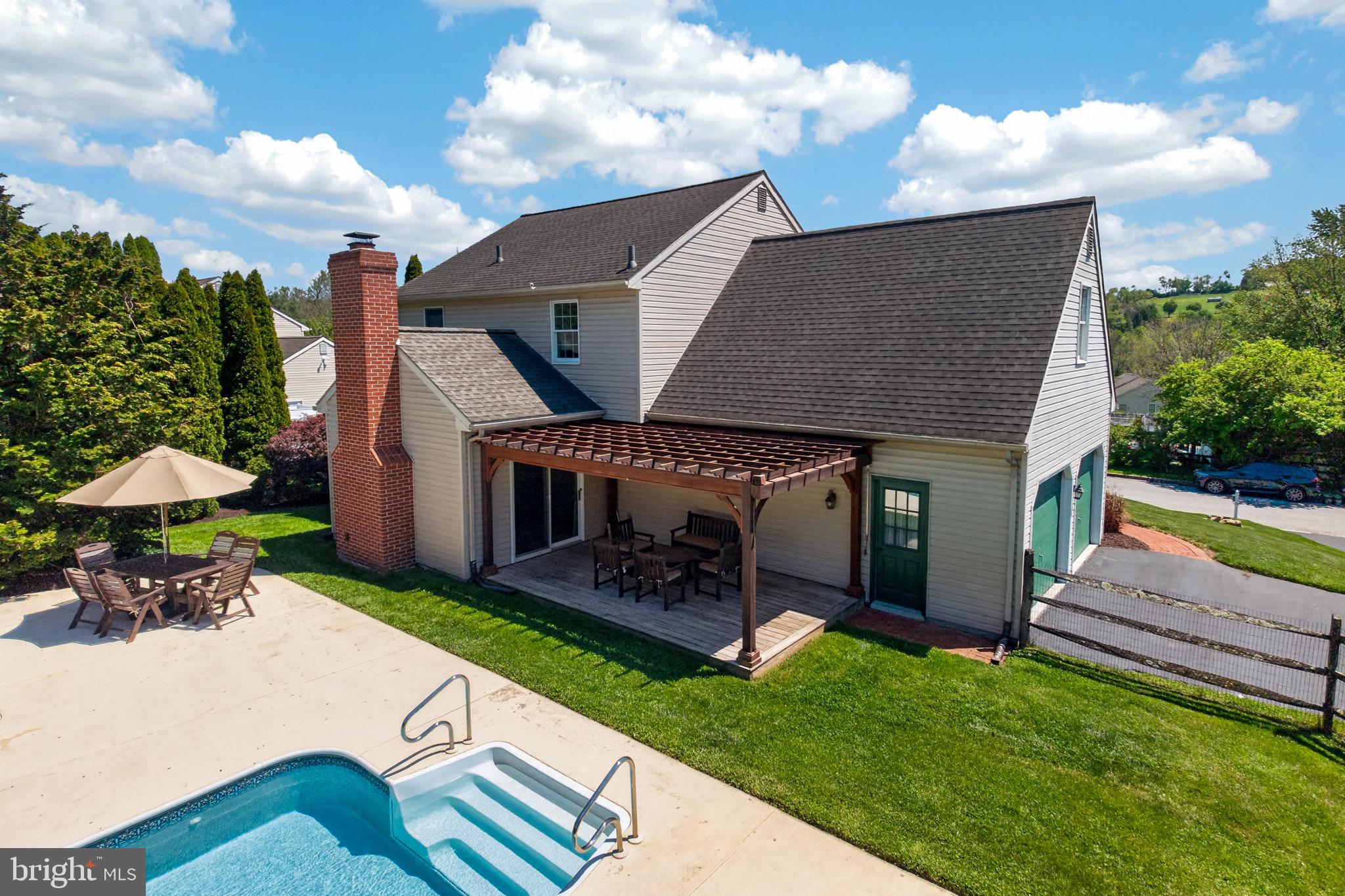 PENNINGTONVILLE MEADOWS - Residential