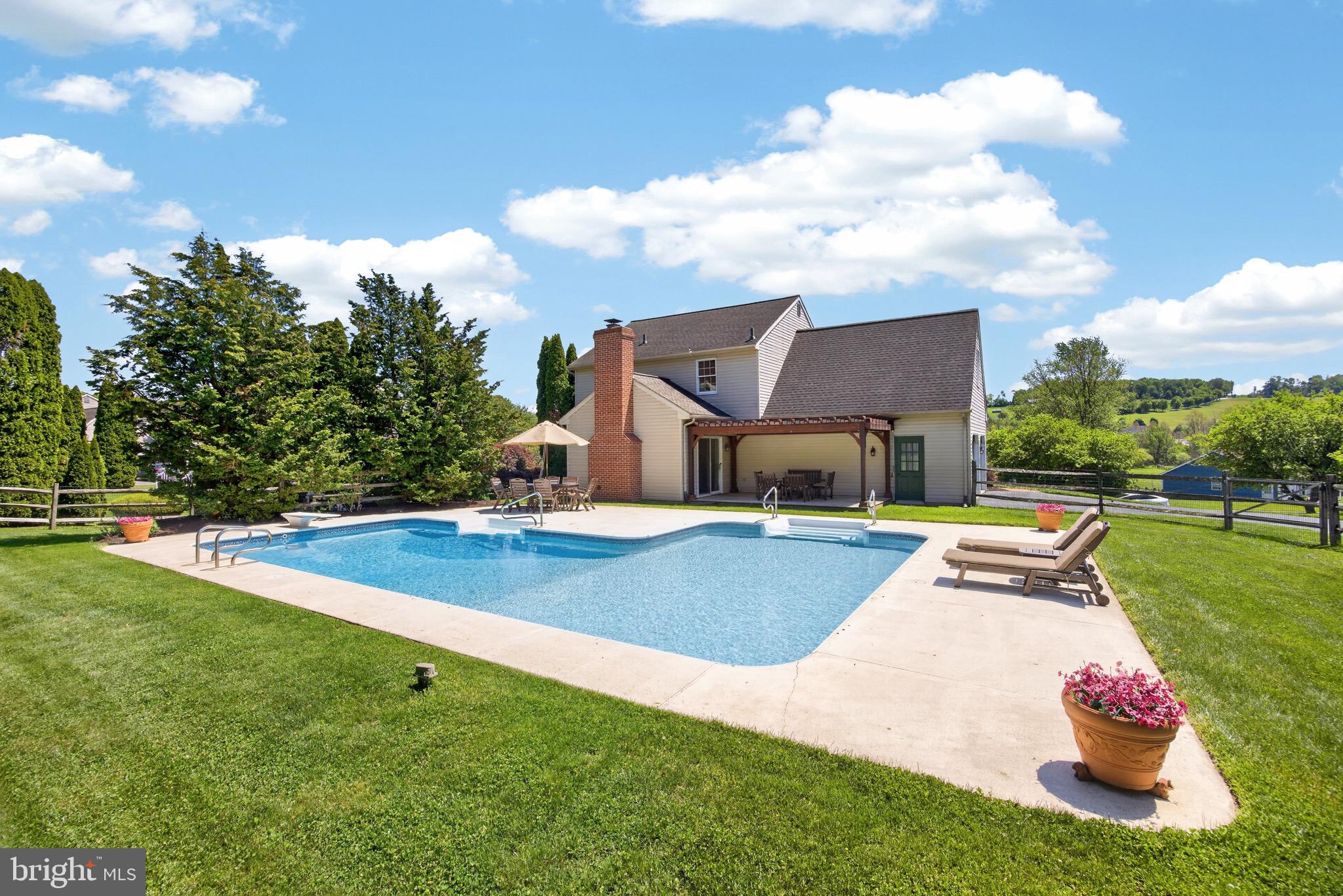 PENNINGTONVILLE MEADOWS - Residential