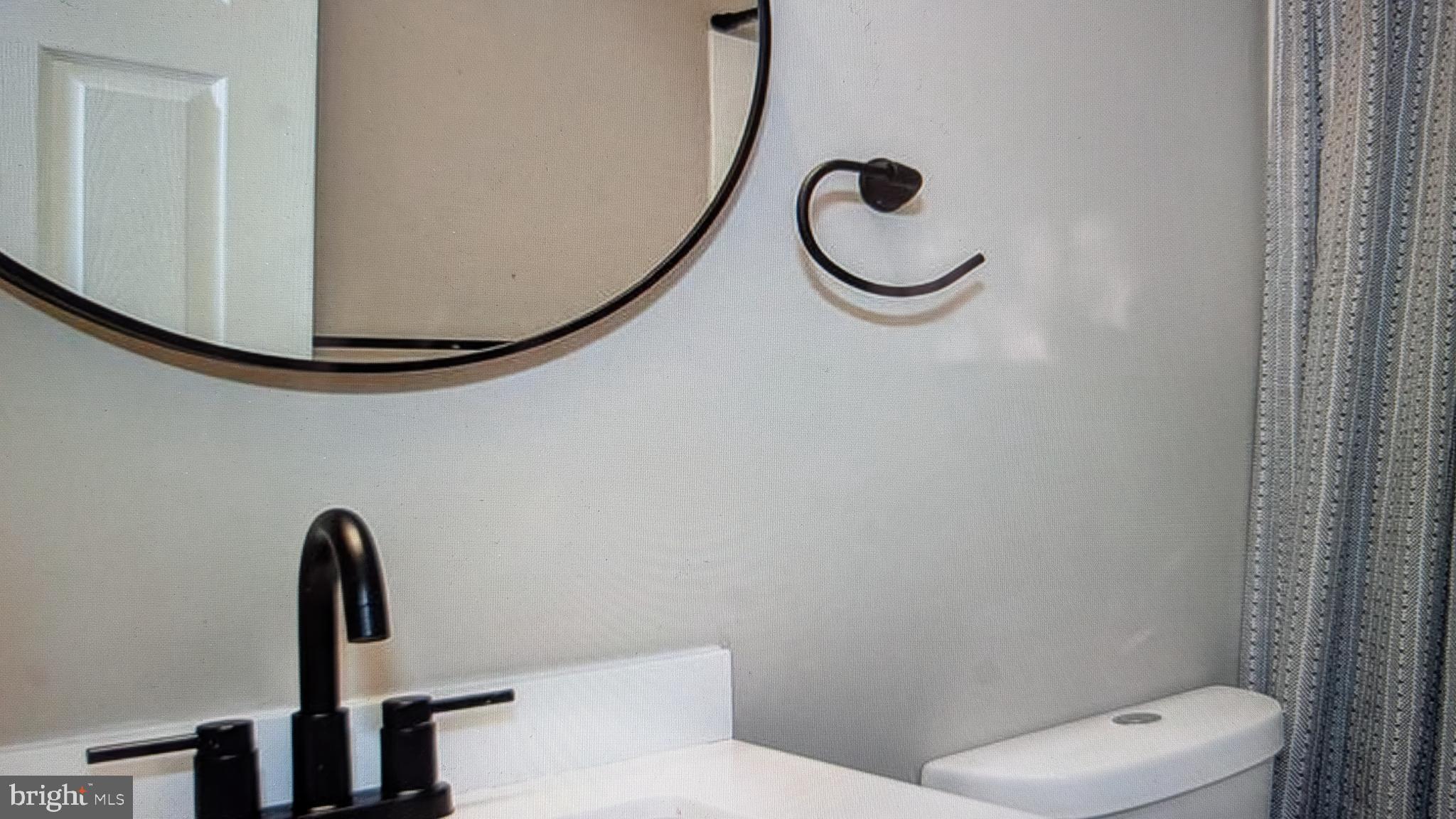 1010 HUNTINGDON MEWS