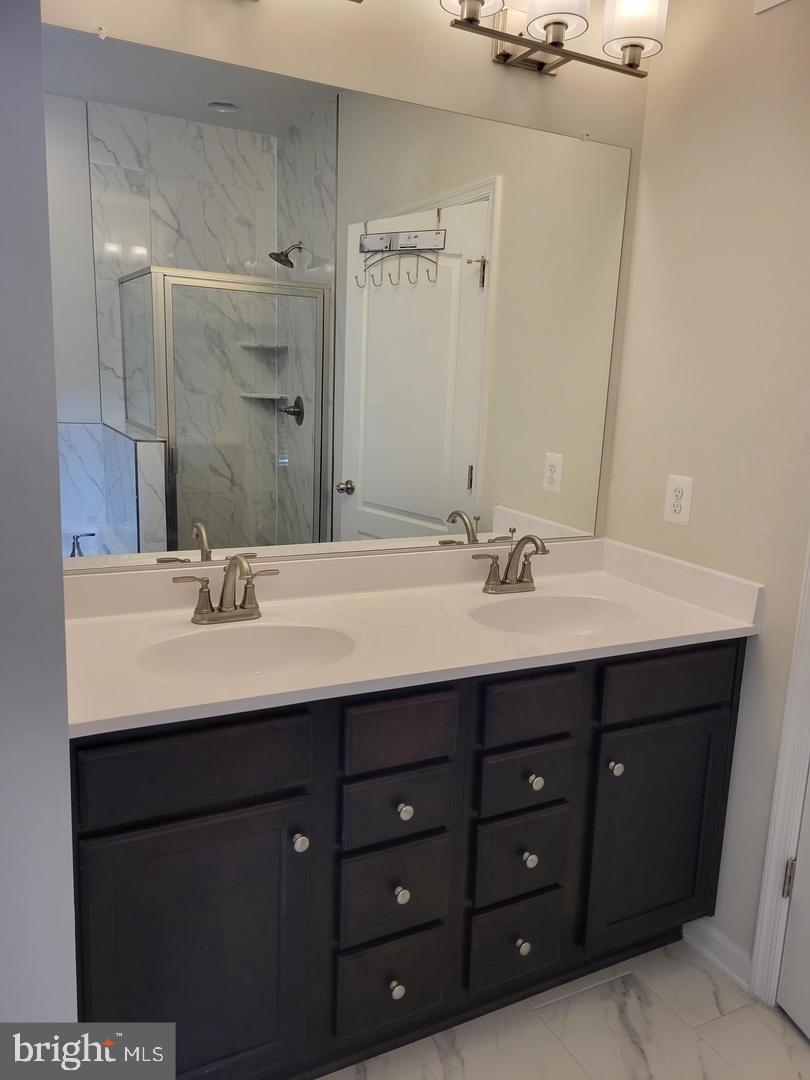 WESTRIDGE AT WESTPHALIA - Residential Lease