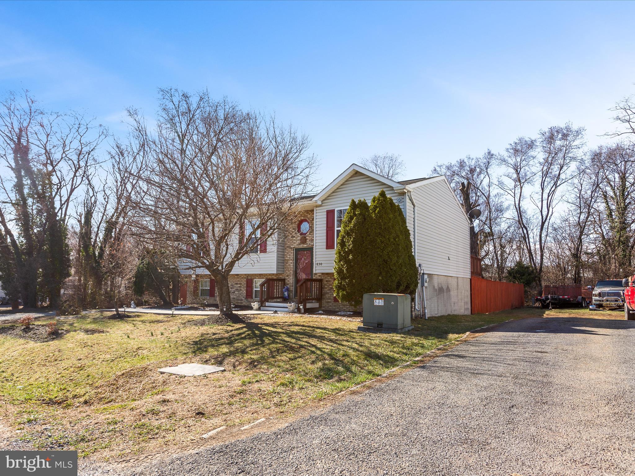 HAMPTON CHASE - Residential