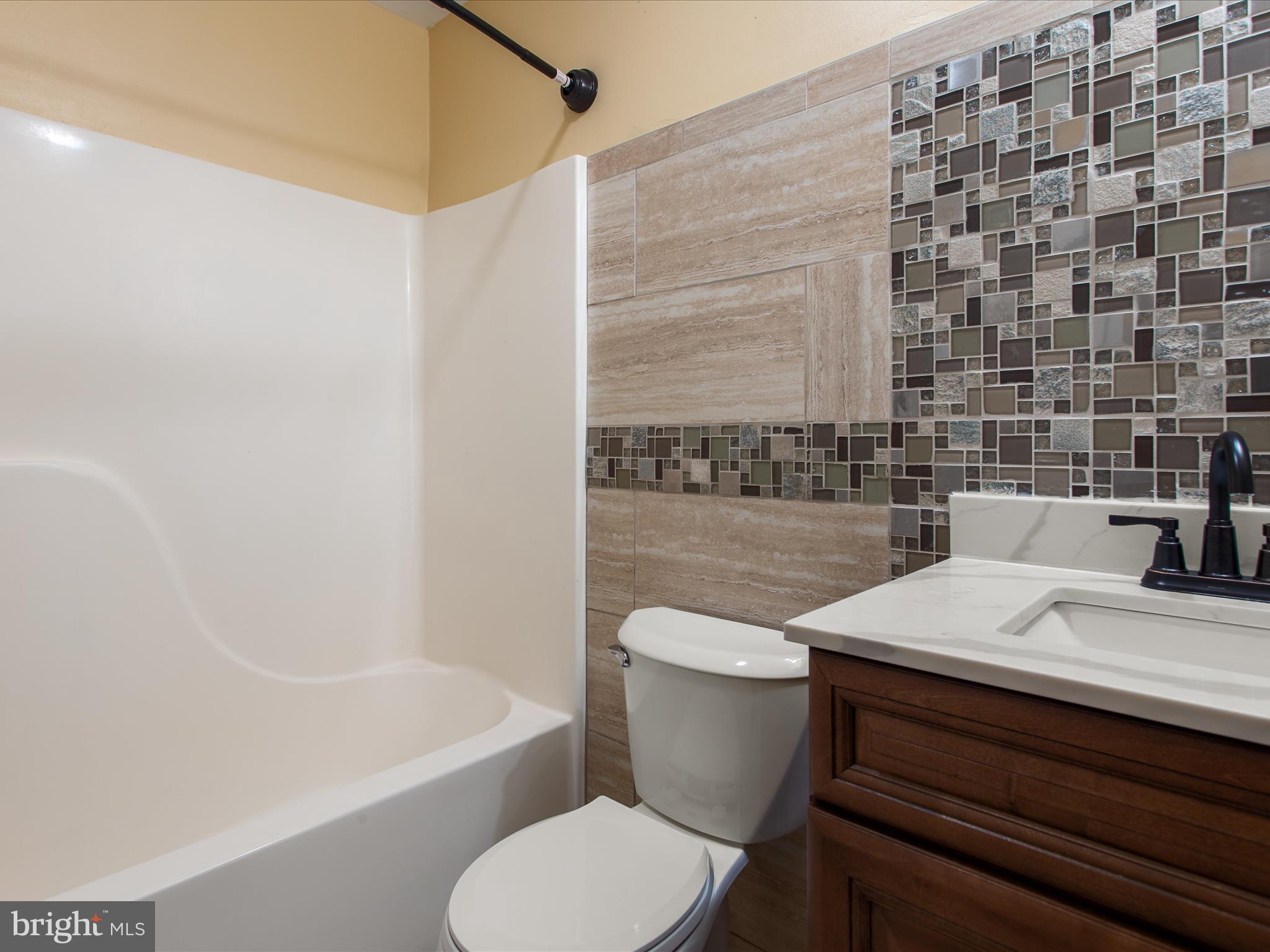 HAMPTON CHASE - Residential