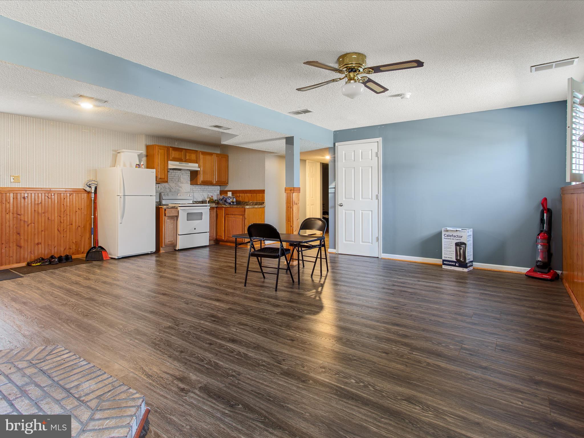 HAMPTON CHASE - Residential