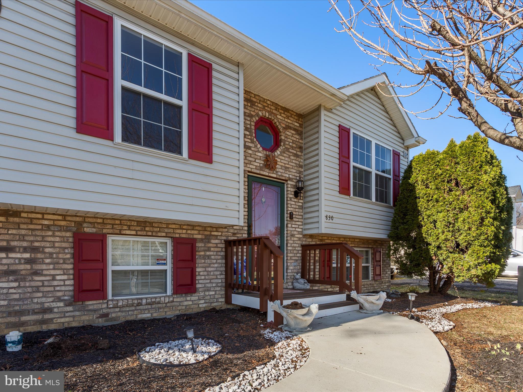 HAMPTON CHASE - Residential