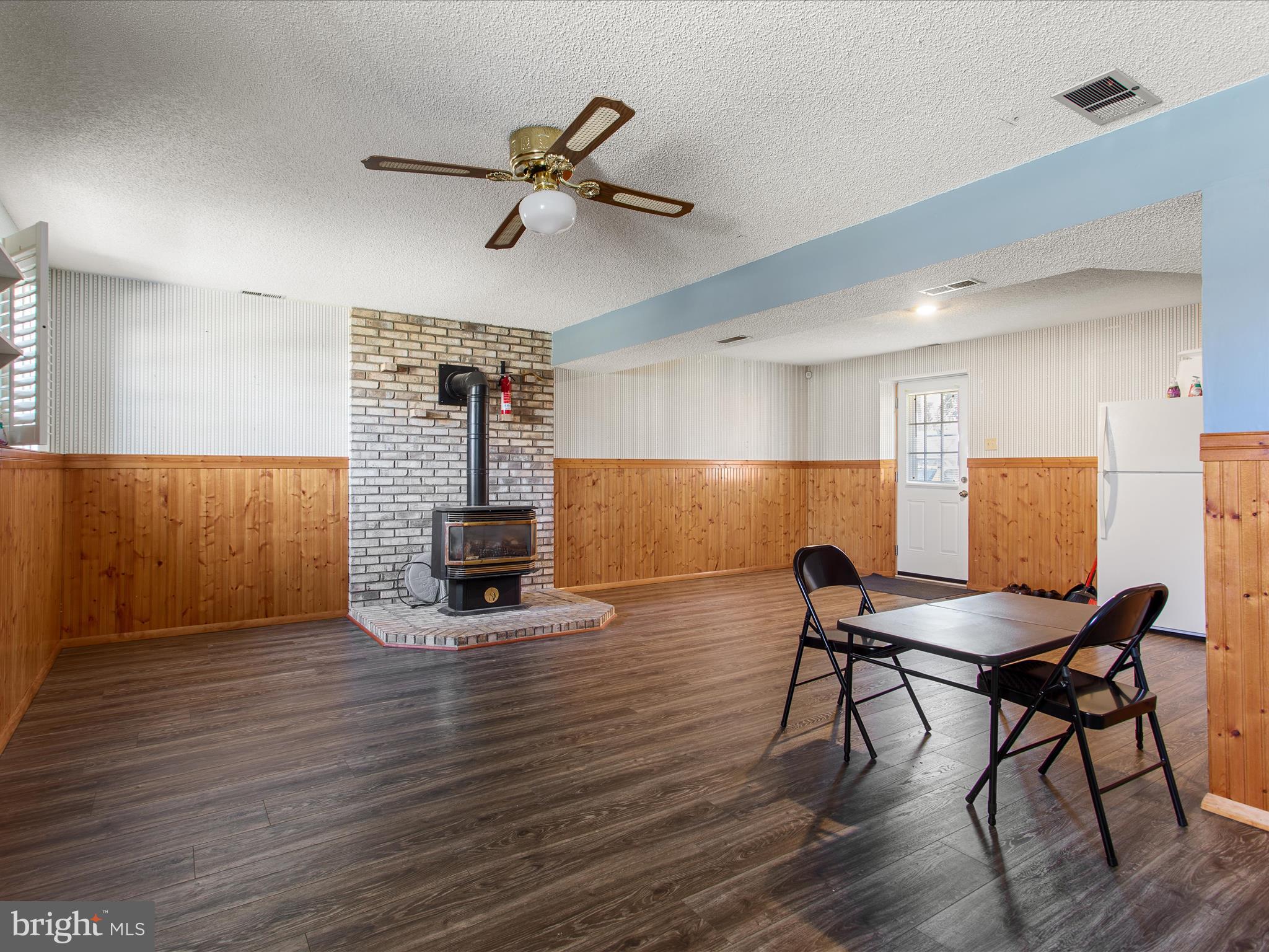 HAMPTON CHASE - Residential