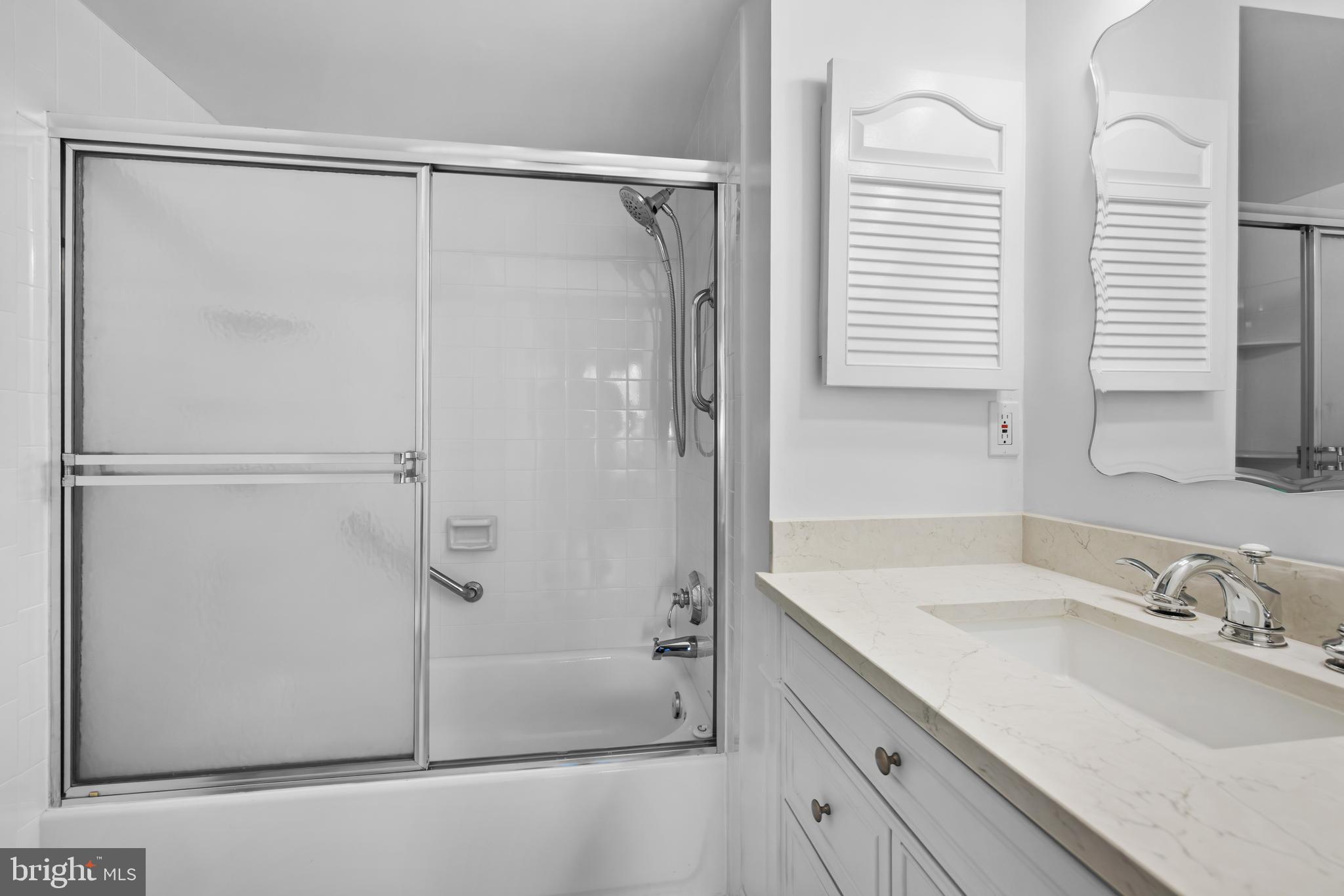 CHELSEA - Residential