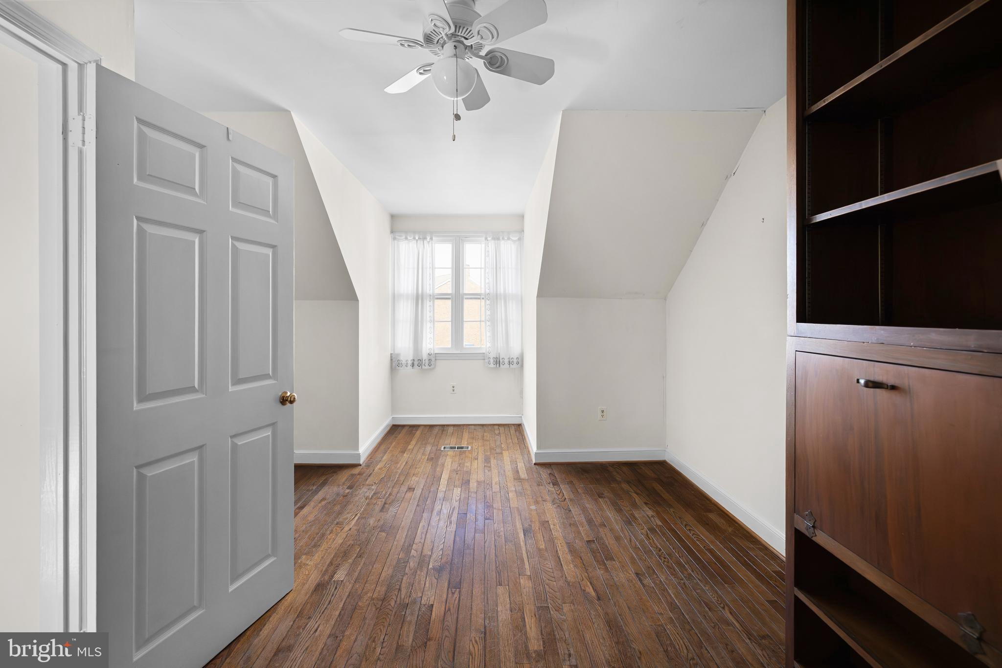 CHELSEA - Residential