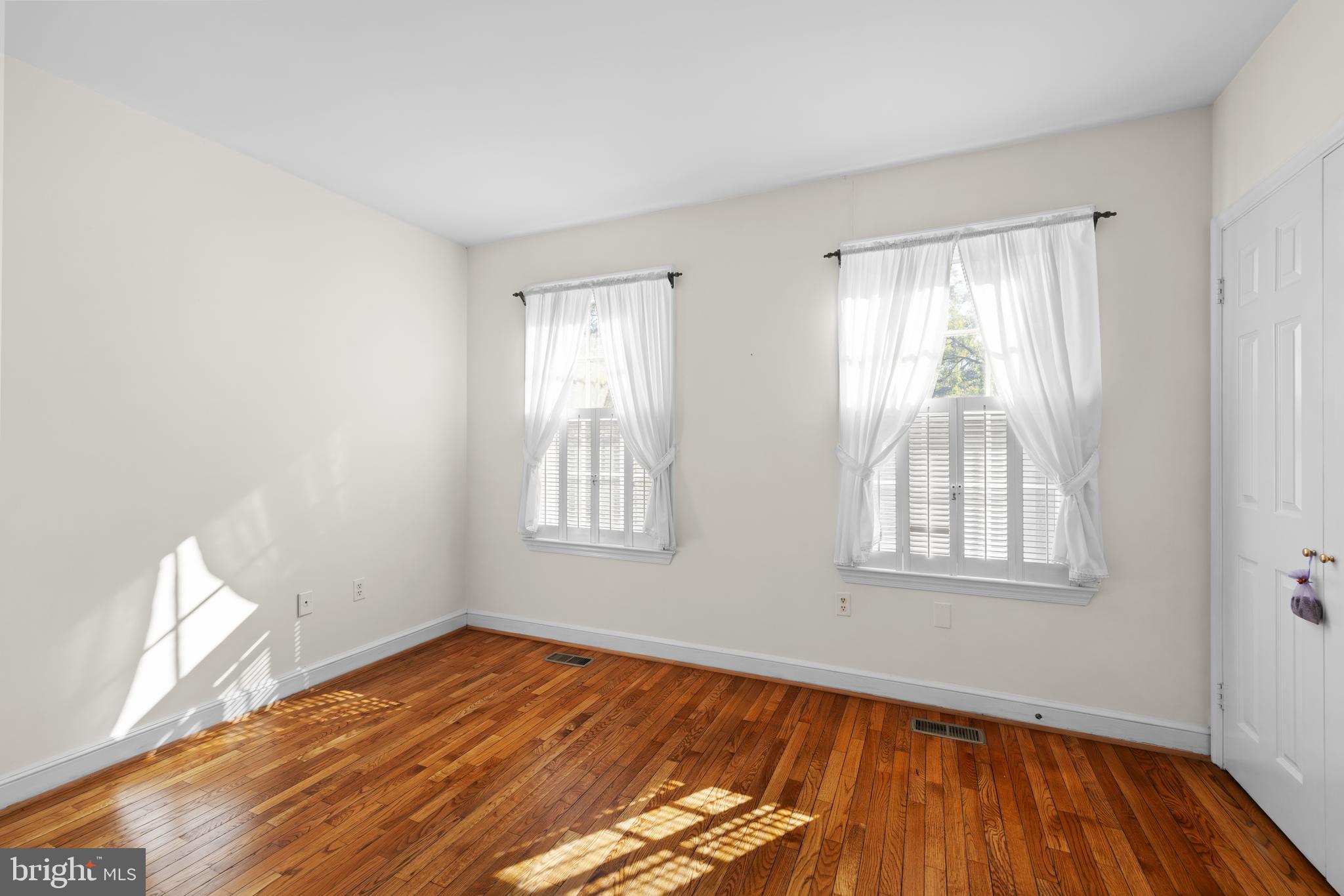 CHELSEA - Residential