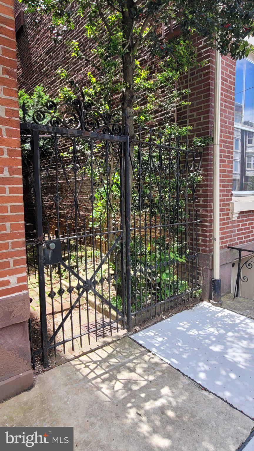428 WALNUT STREET