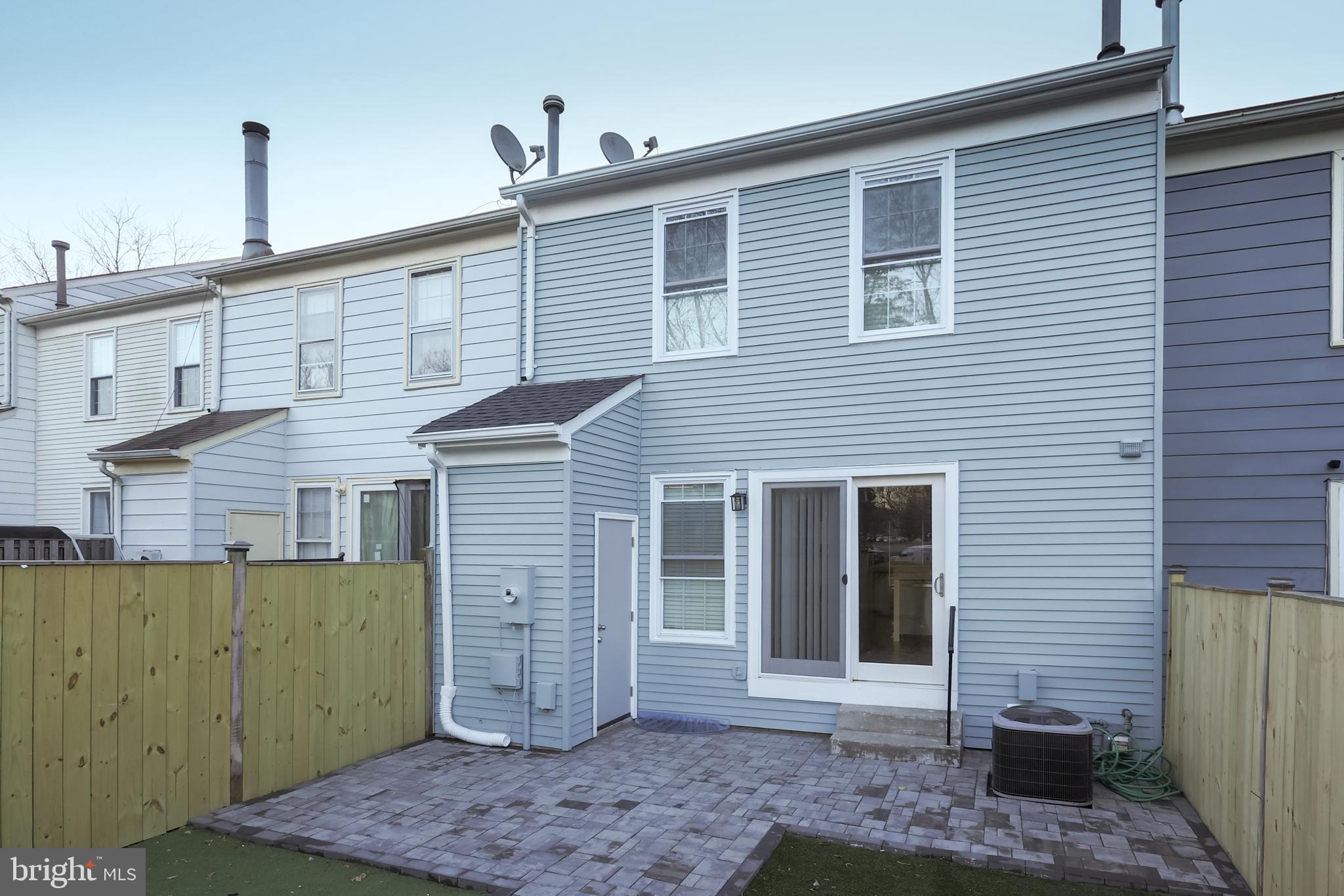 SARATOGA TOWNHOUSES - Residential