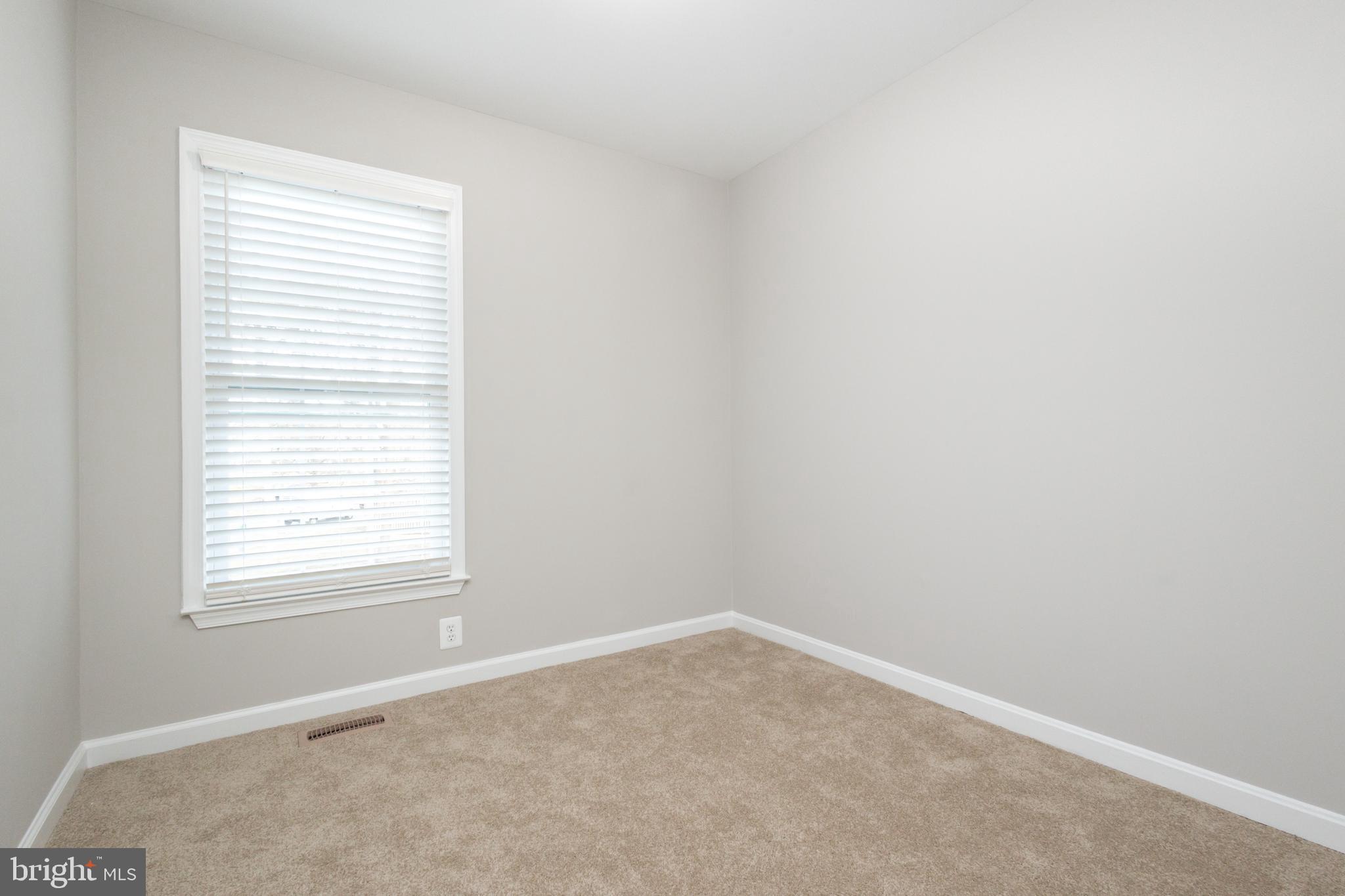 SARATOGA TOWNHOUSES - Residential