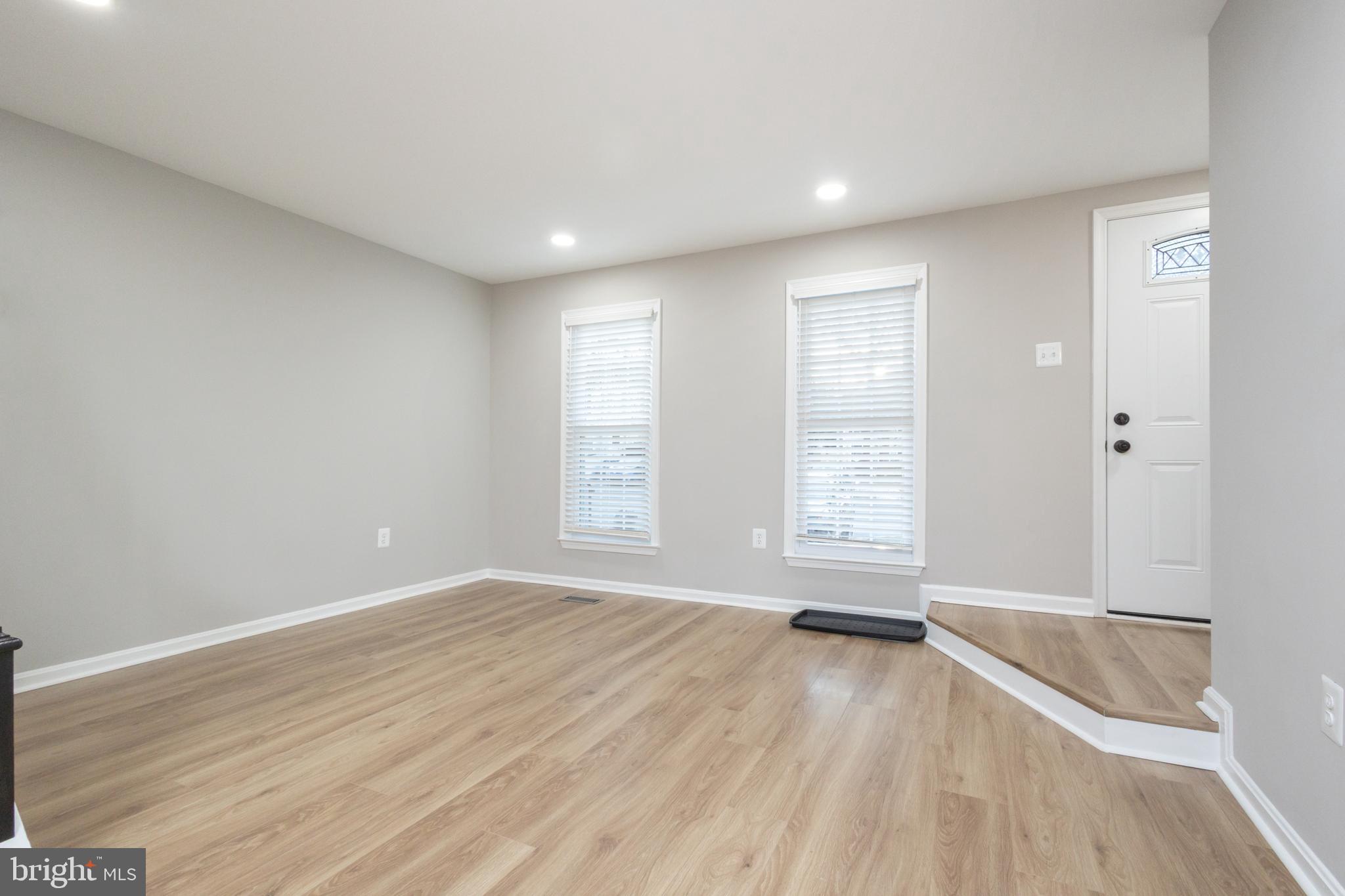 SARATOGA TOWNHOUSES - Residential