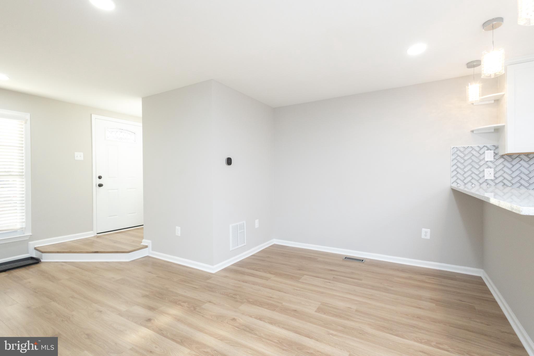 SARATOGA TOWNHOUSES - Residential