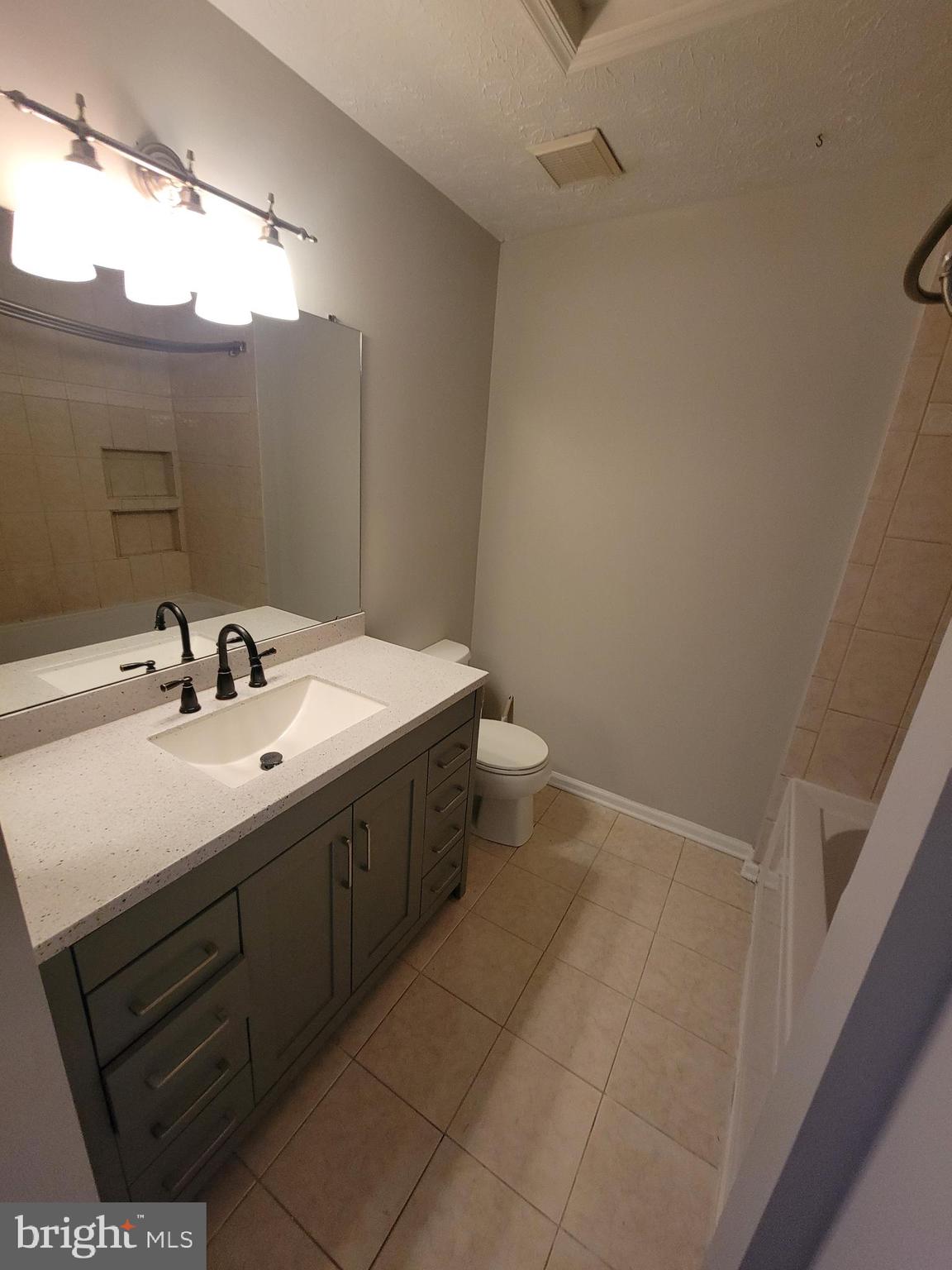 WYNDEMERE - Residential Lease