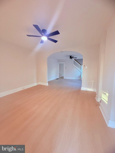 Townhouse For Sale - 31 Alden Ave Avenue<br/> TRENTON, NJ 08618