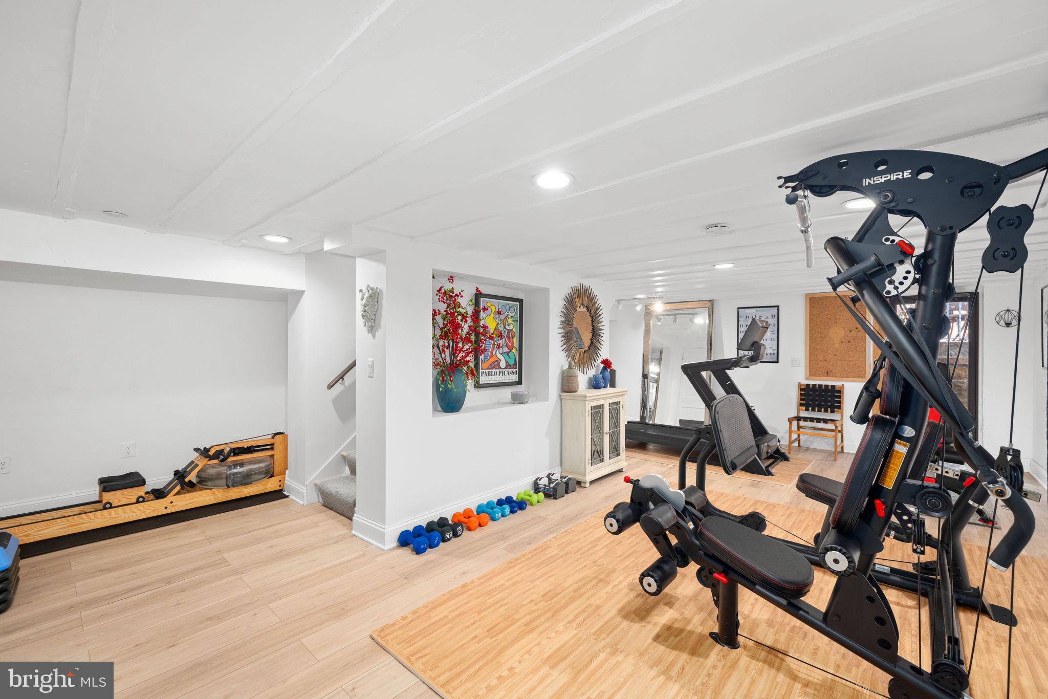 AYR HILL - Residential