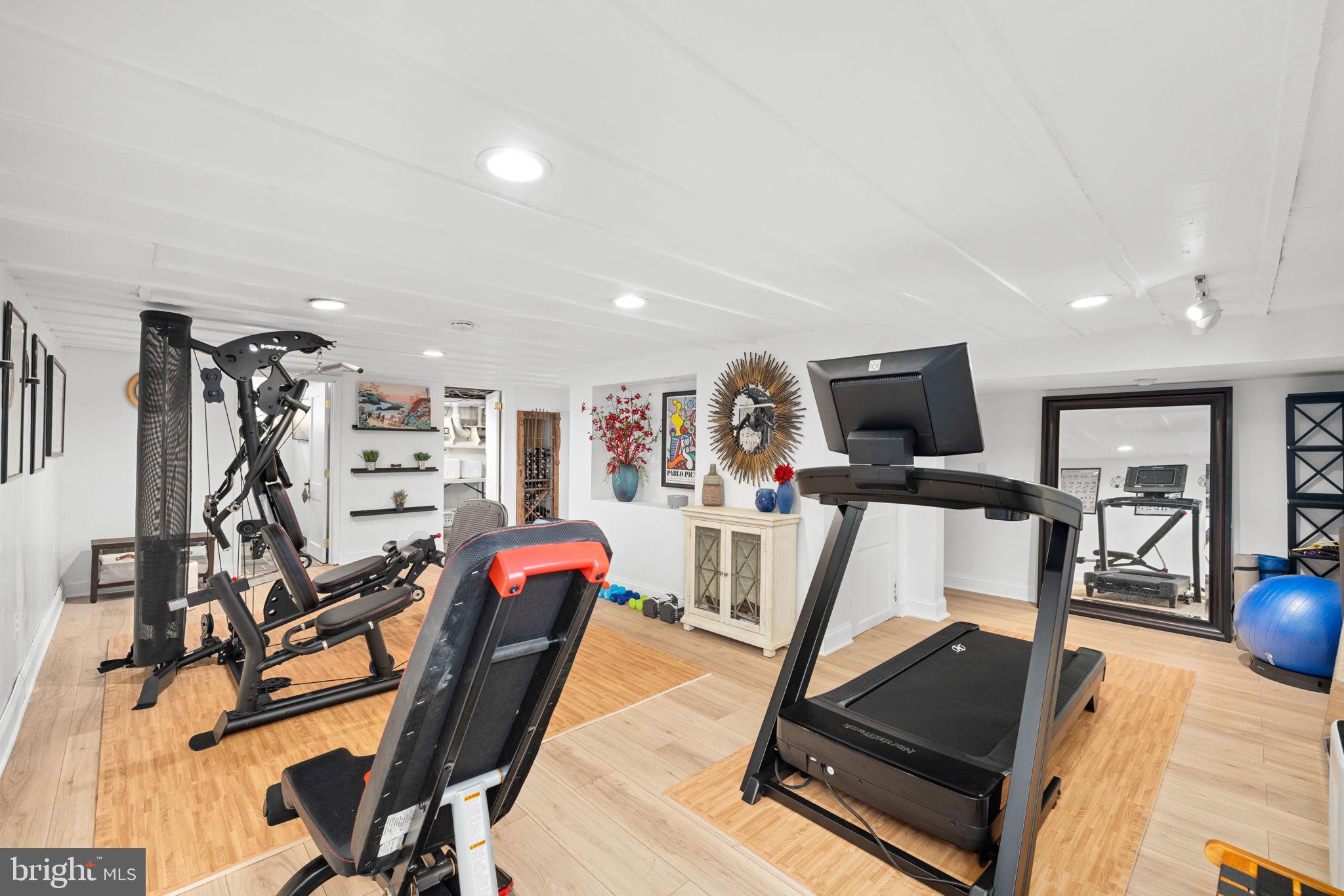 AYR HILL - Residential