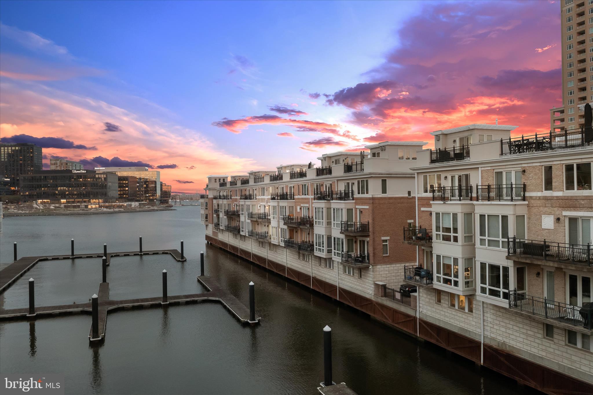 PIER HOMES AT HARBORVIEW - Residential