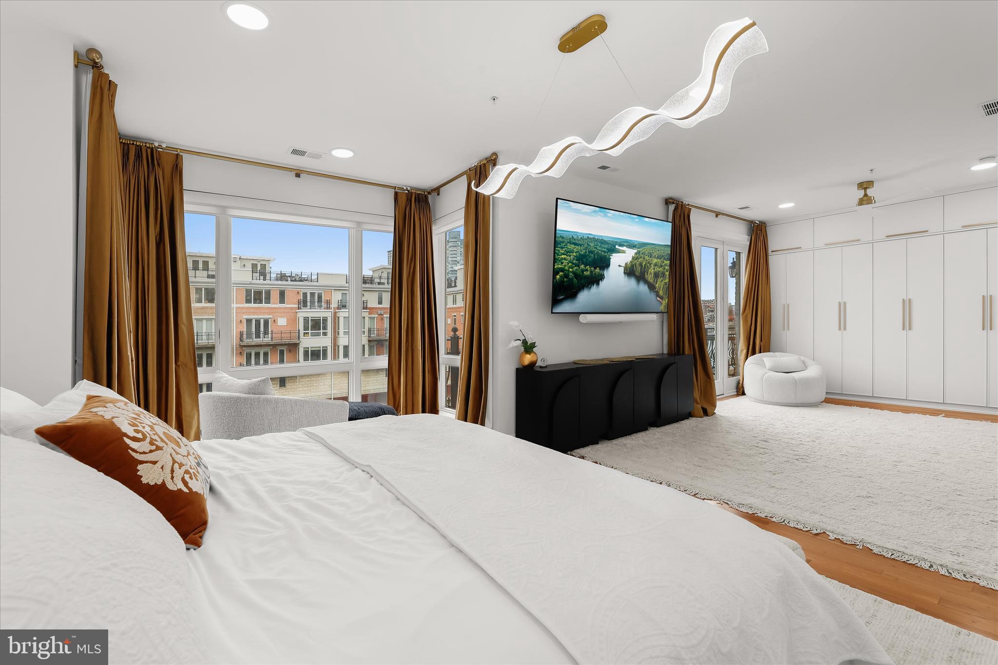 PIER HOMES AT HARBORVIEW - Residential