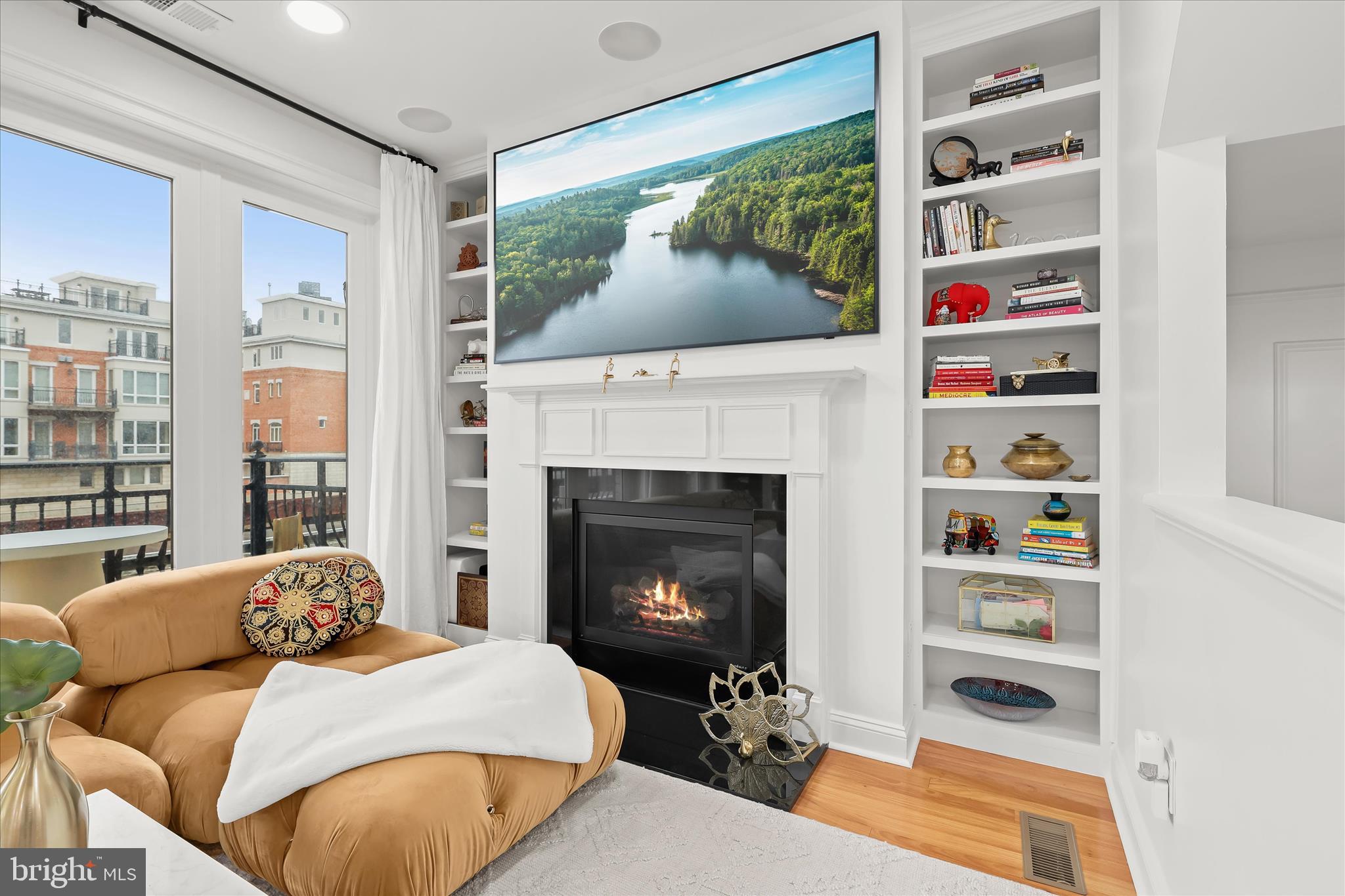 PIER HOMES AT HARBORVIEW - Residential