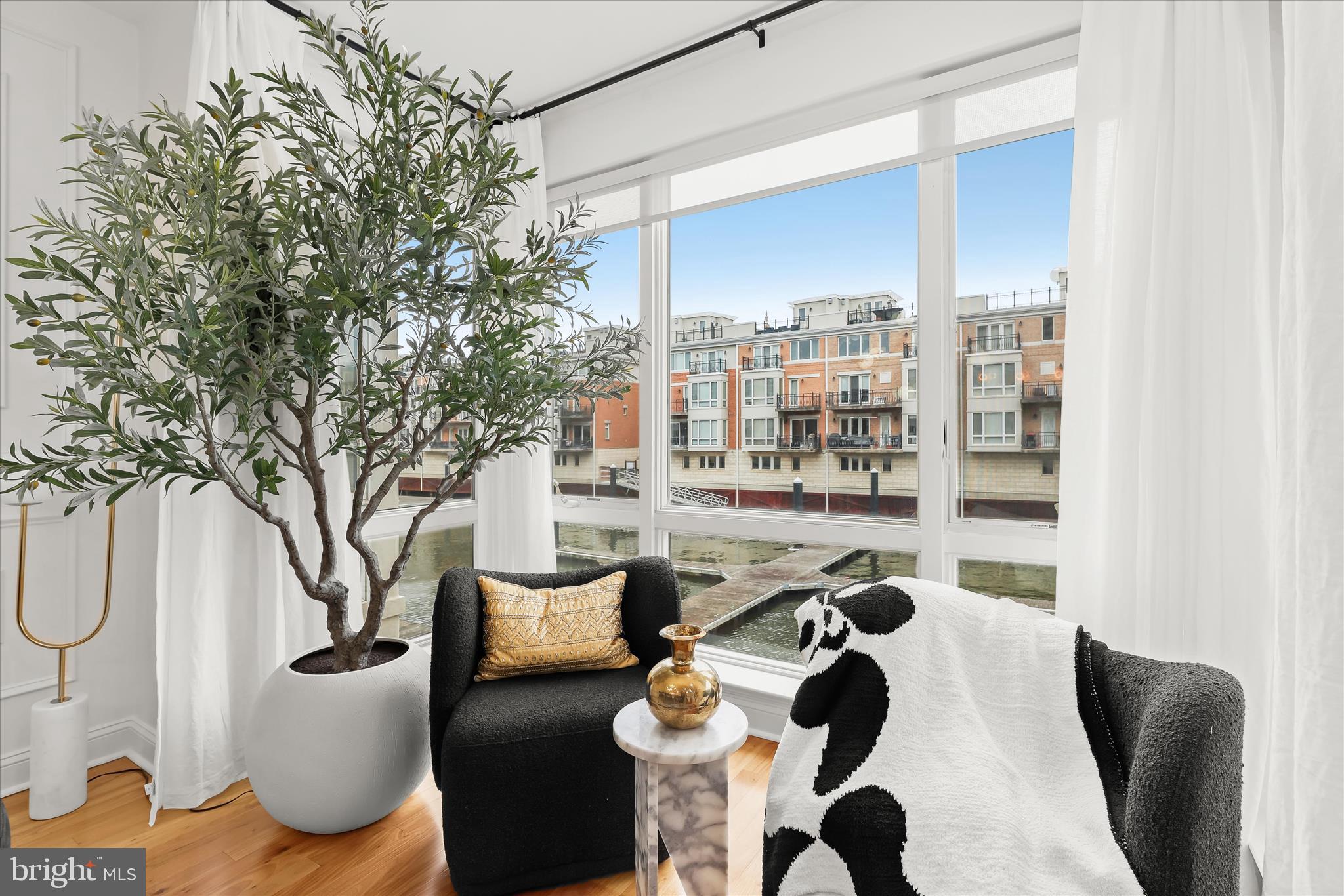 PIER HOMES AT HARBORVIEW - Residential