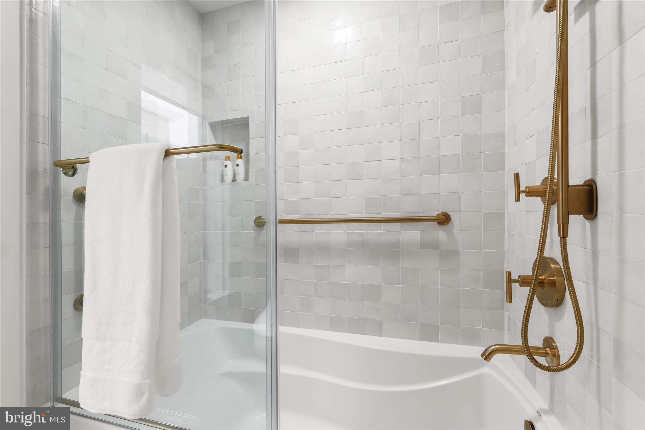 PIER HOMES AT HARBORVIEW - Residential