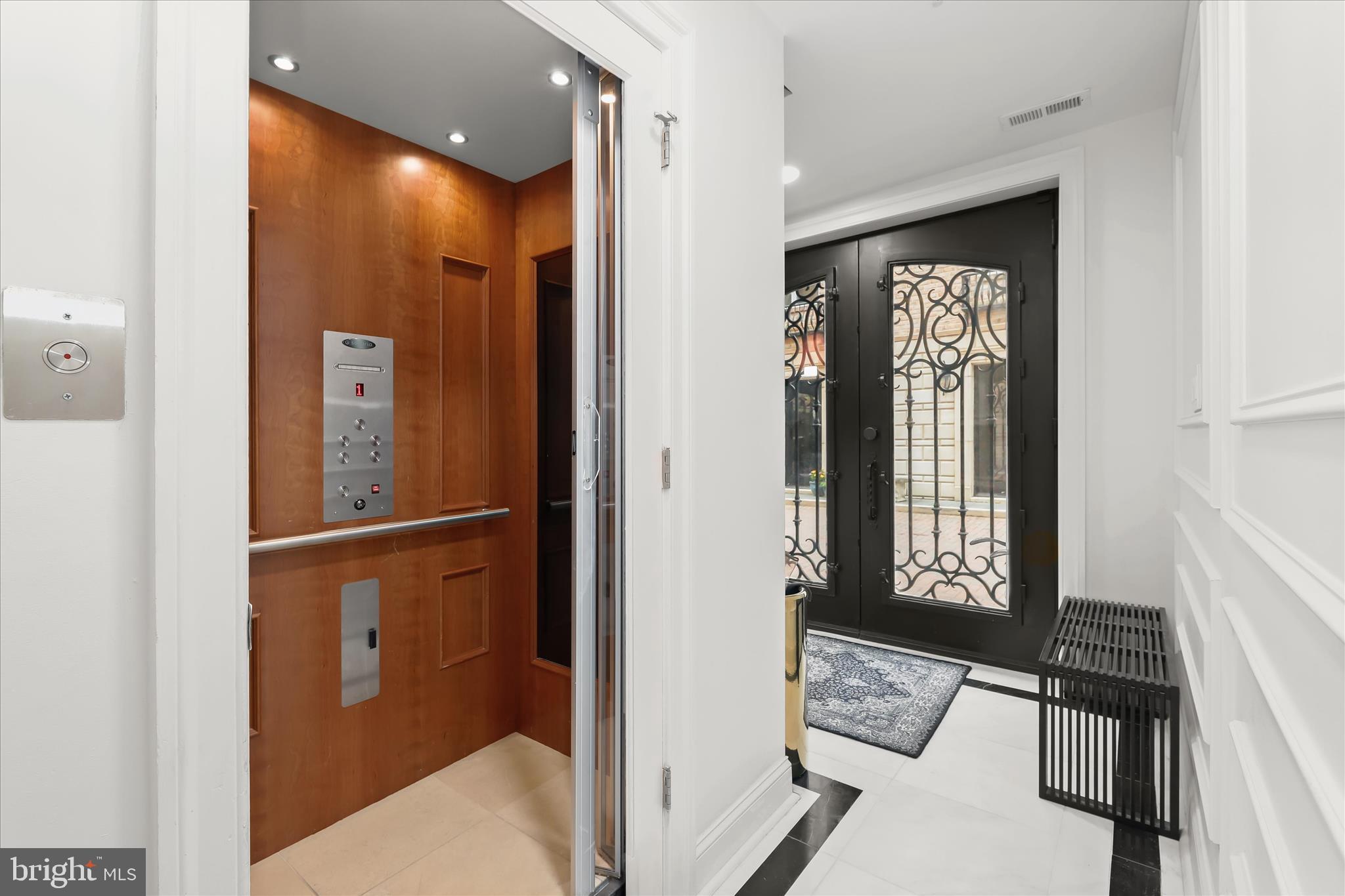 PIER HOMES AT HARBORVIEW - Residential