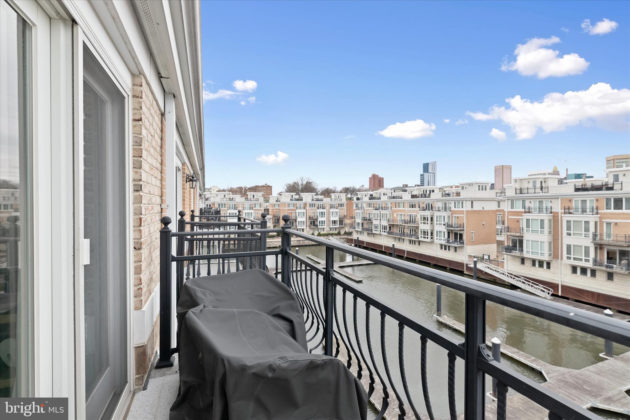 PIER HOMES AT HARBORVIEW - Residential