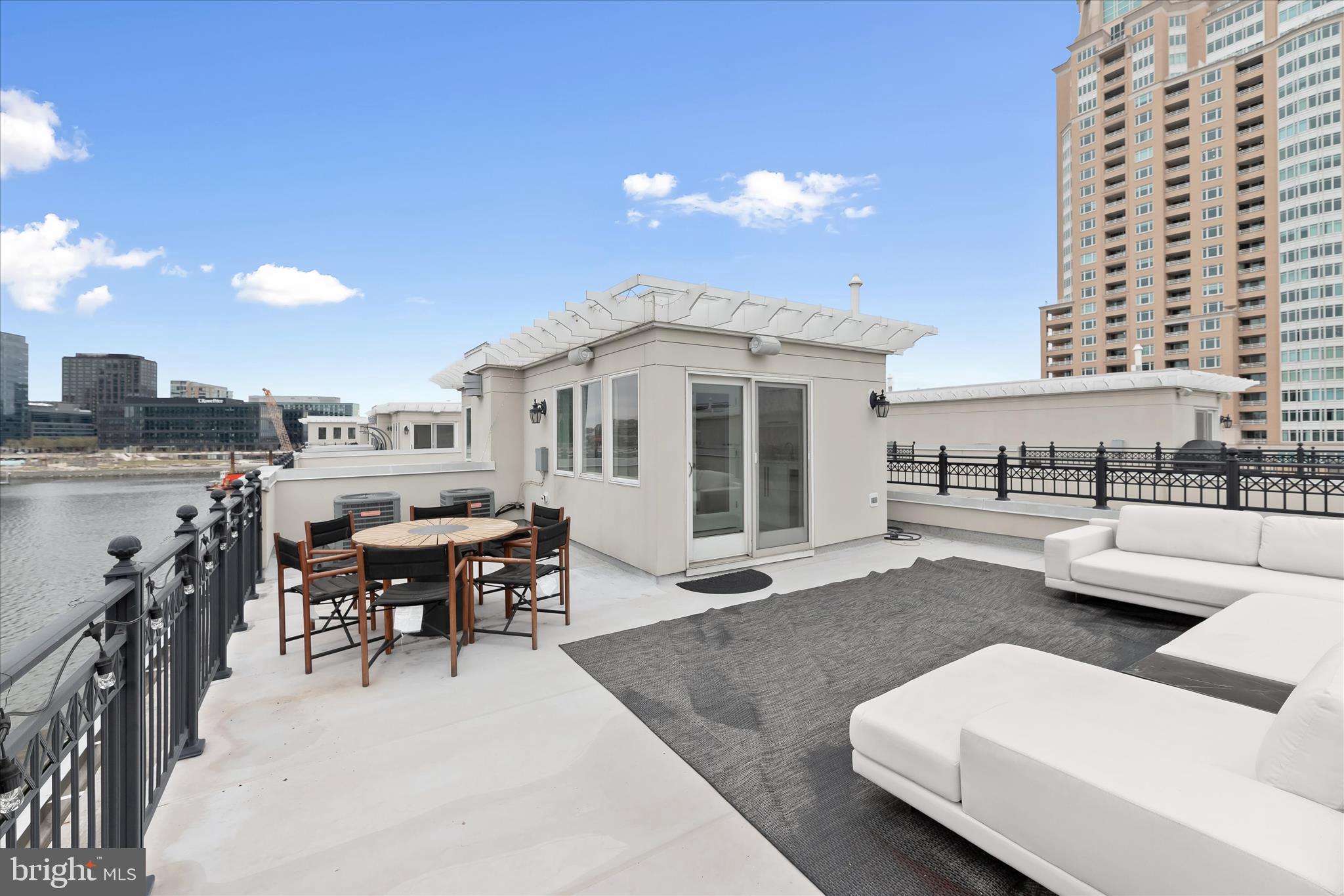 PIER HOMES AT HARBORVIEW - Residential