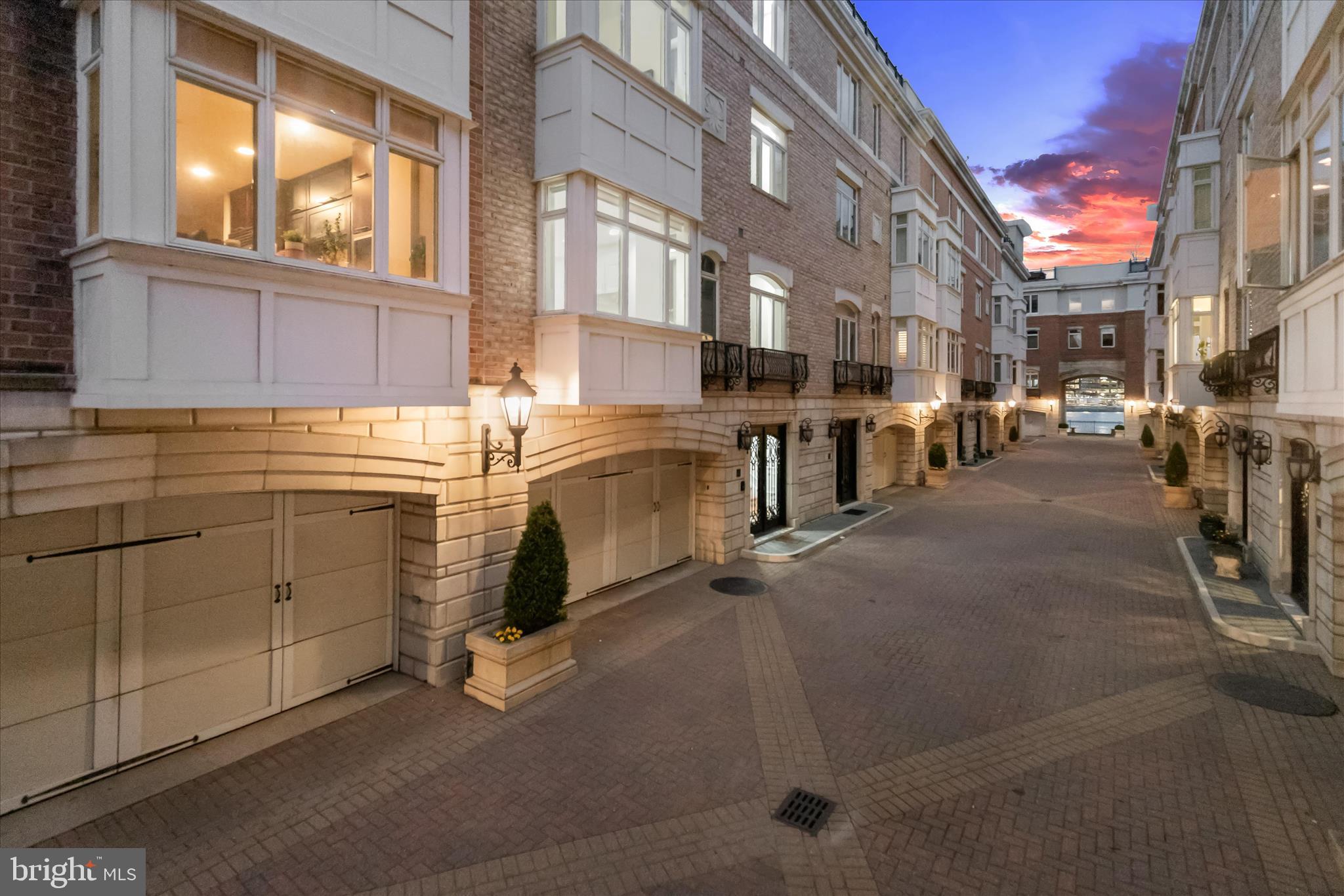 PIER HOMES AT HARBORVIEW - Residential