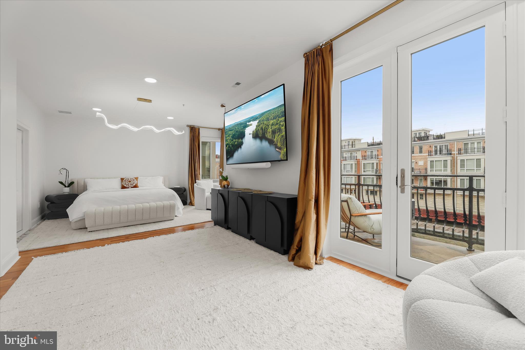 PIER HOMES AT HARBORVIEW - Residential