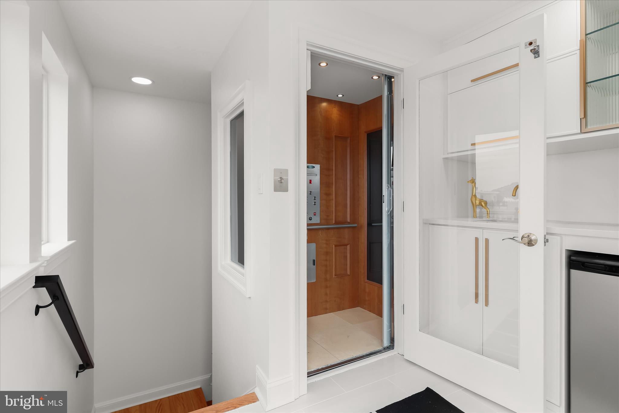 PIER HOMES AT HARBORVIEW - Residential