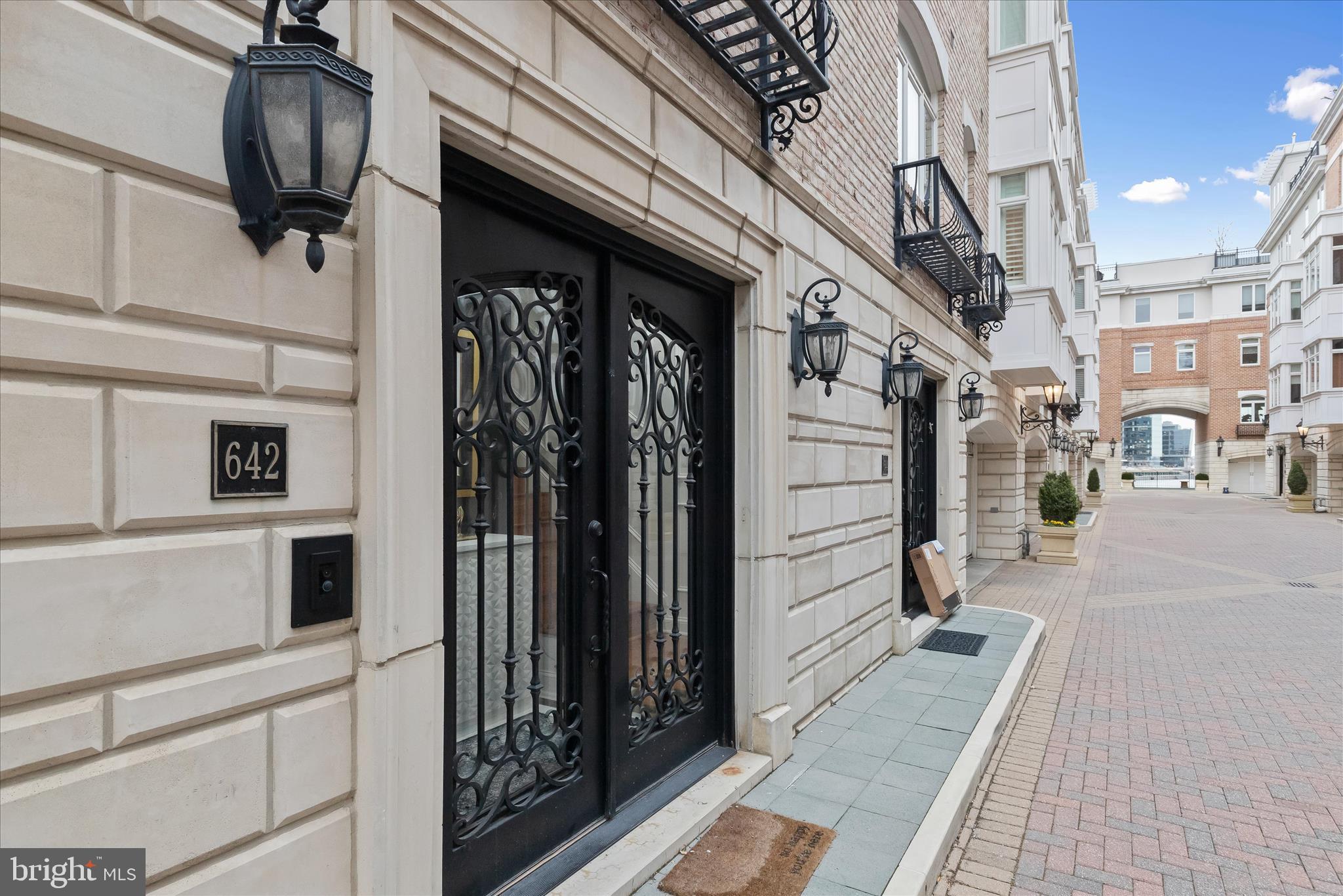 PIER HOMES AT HARBORVIEW - Residential