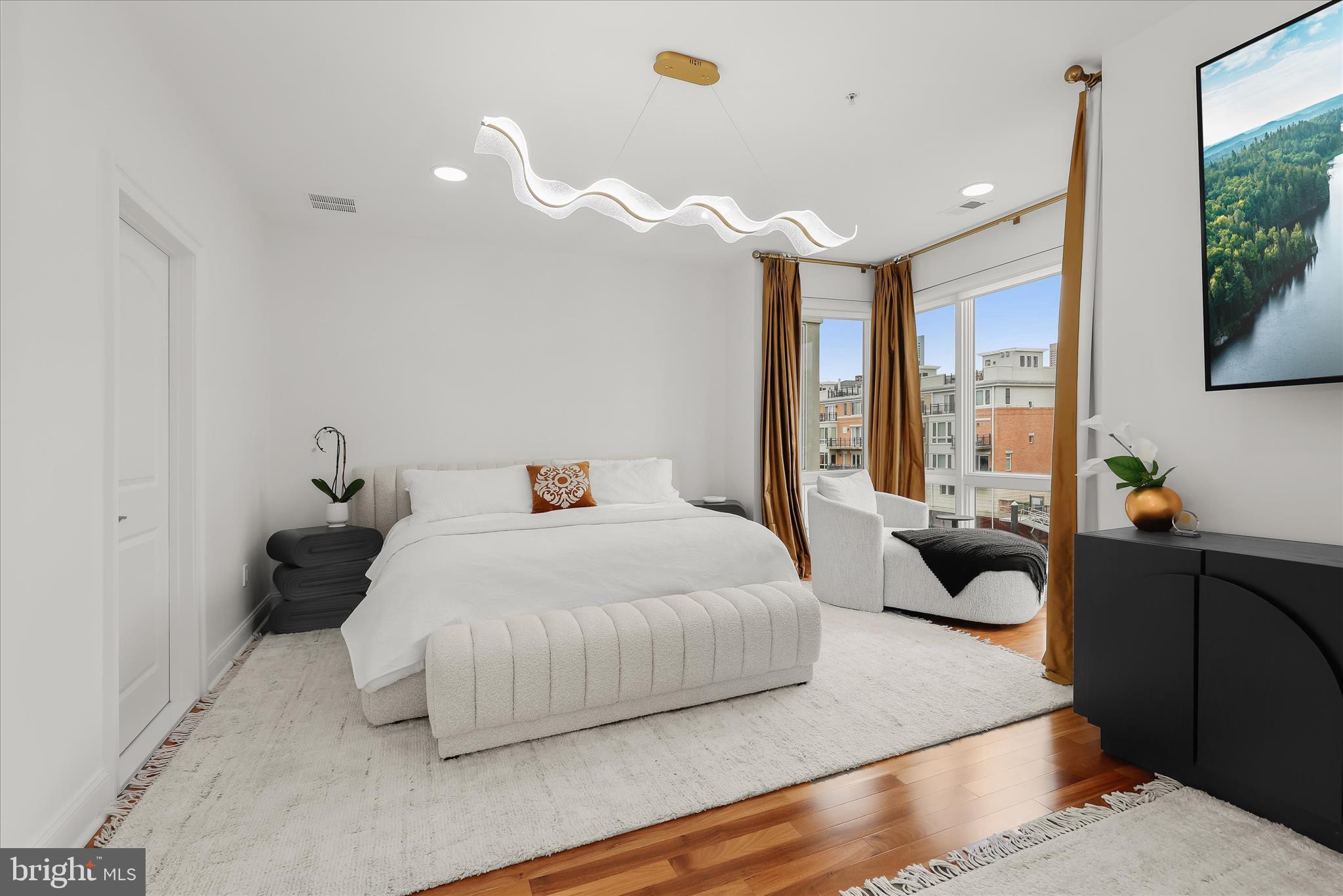 PIER HOMES AT HARBORVIEW - Residential